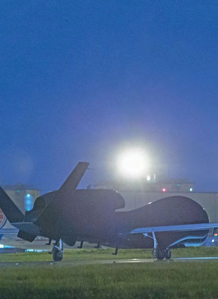 Global Hawk arrives at Yokota
