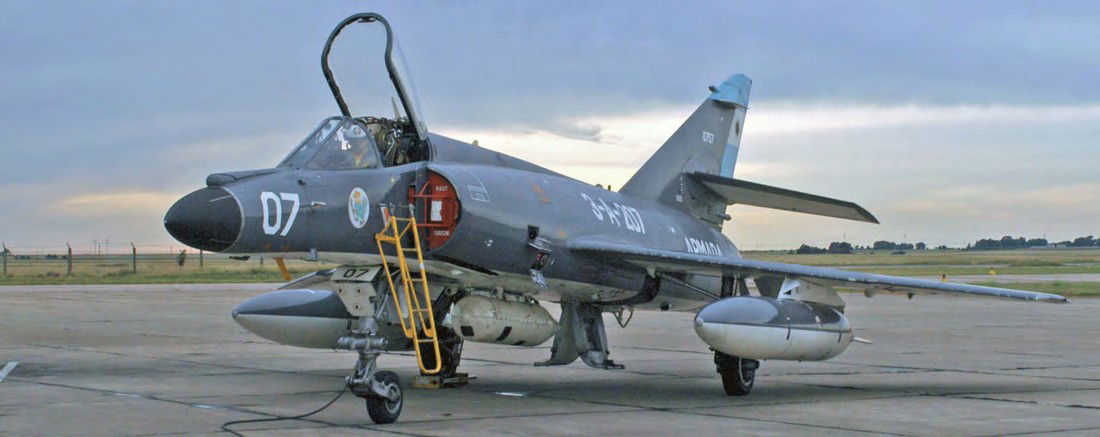 Argentina eyes Super Étendards