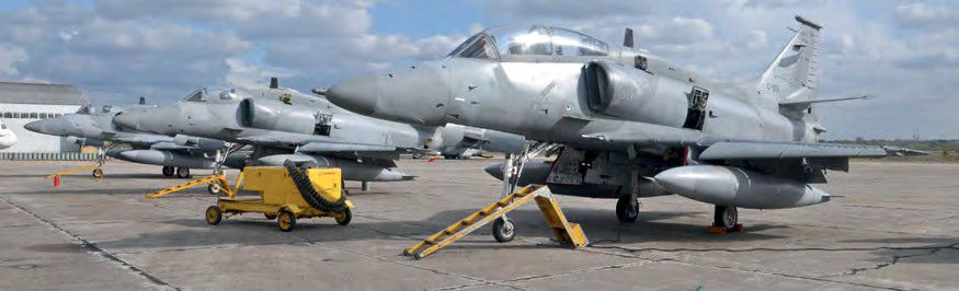 Argentine air arms mark May Revolution