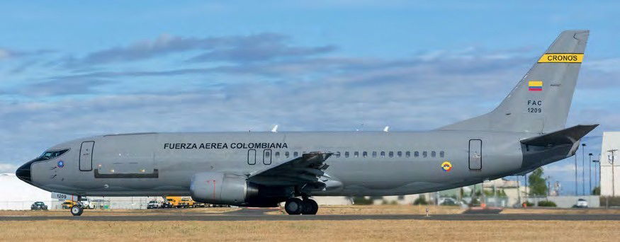 Colombian Air Force 737-400 at Paine Field