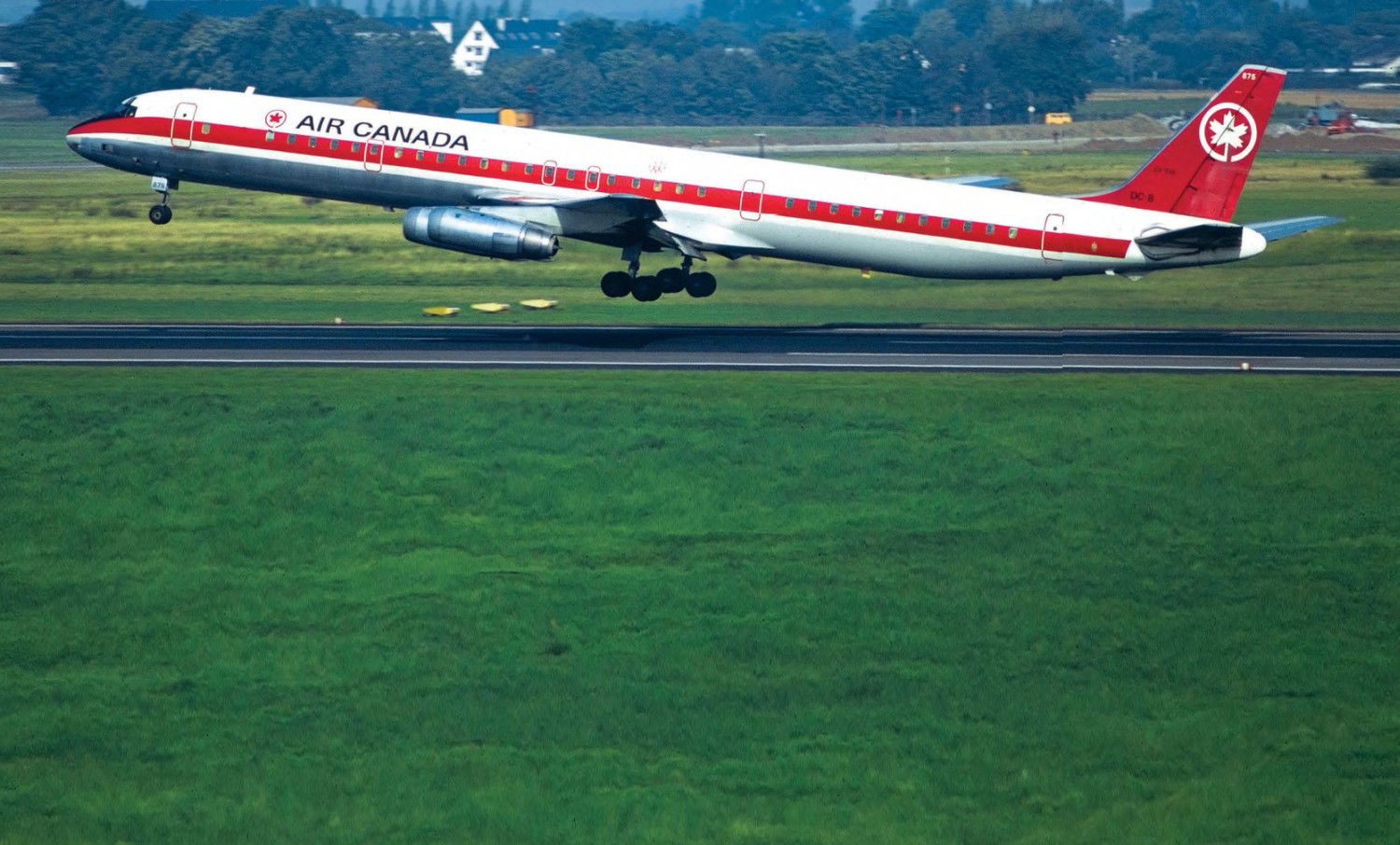 MAPLE LEAF DC-8S: CONNECTING CANADA