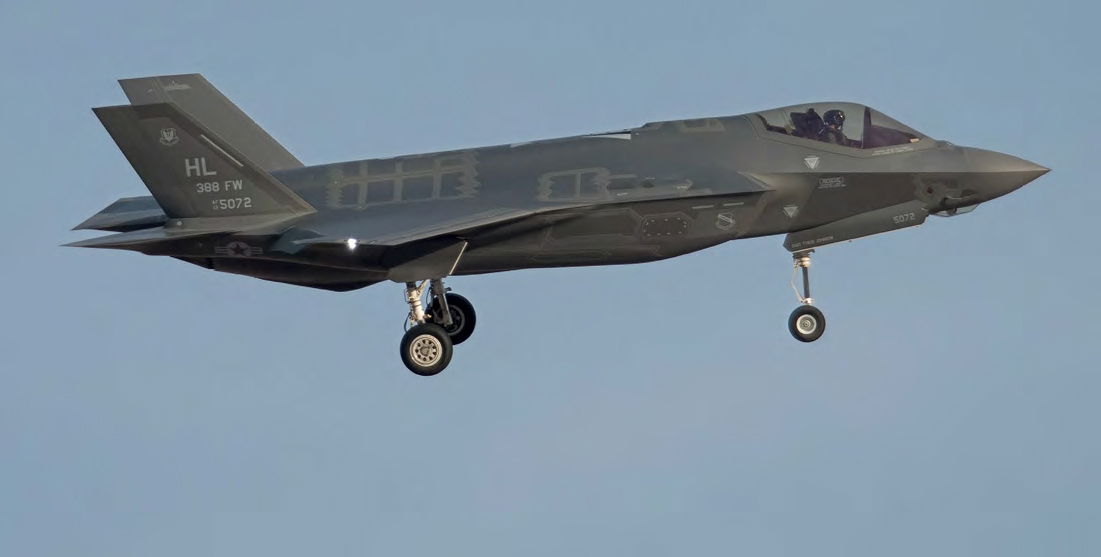 Lightning strikes at Nellis