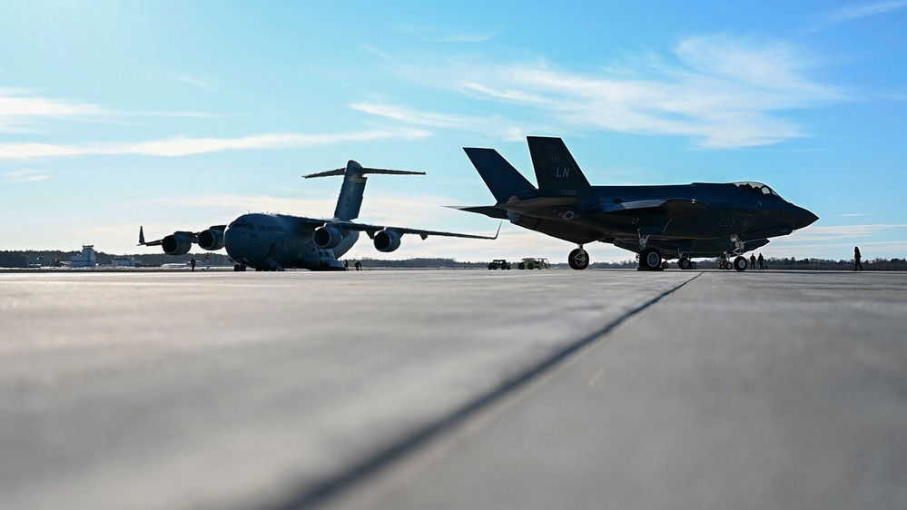 Los aviones de transporte de la OTAN trasladan fuerzas terrestres al flanco oriental de Europa
