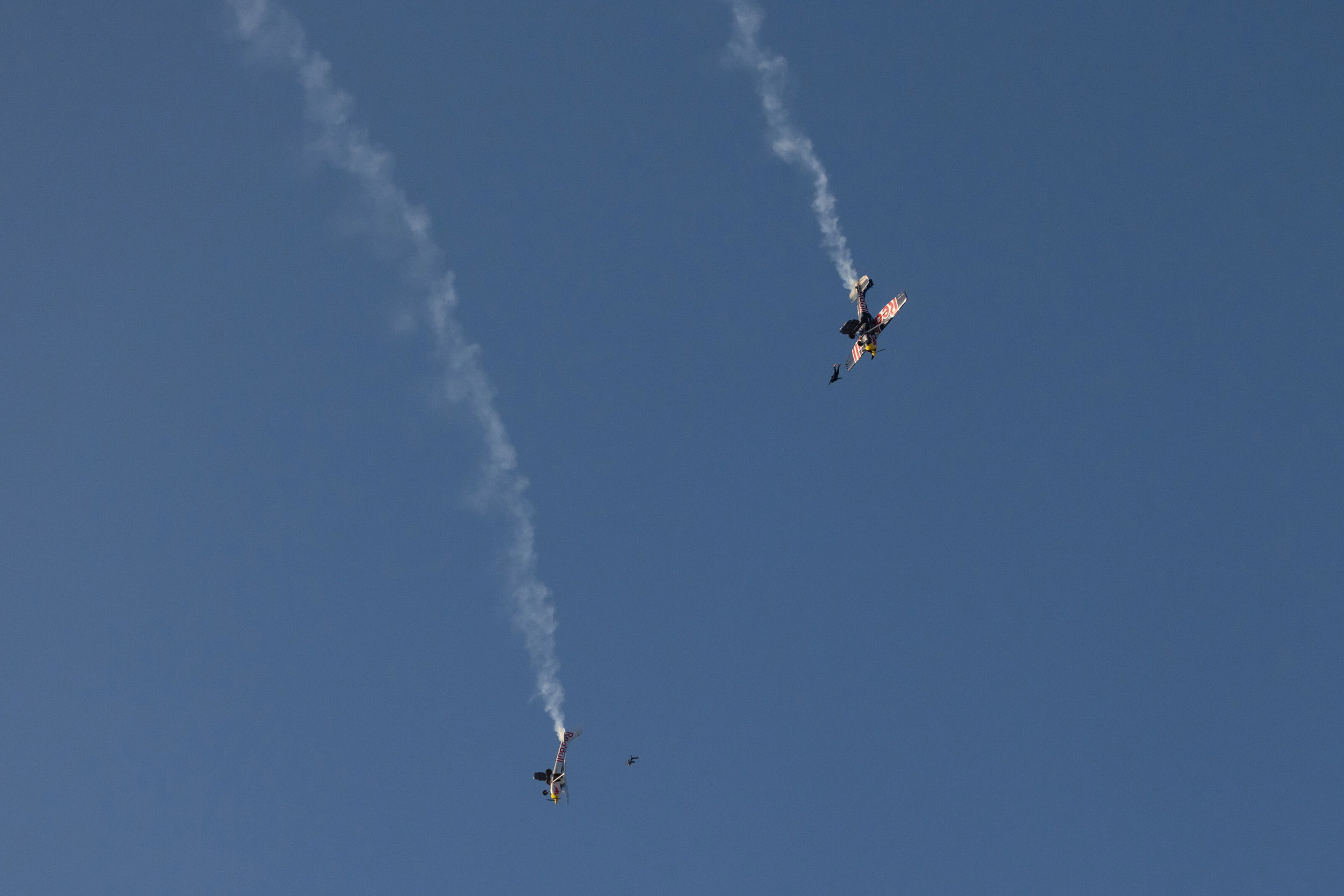 La maniobra de Red Bull "Plane Swap" sale mal y el avión se descontroló