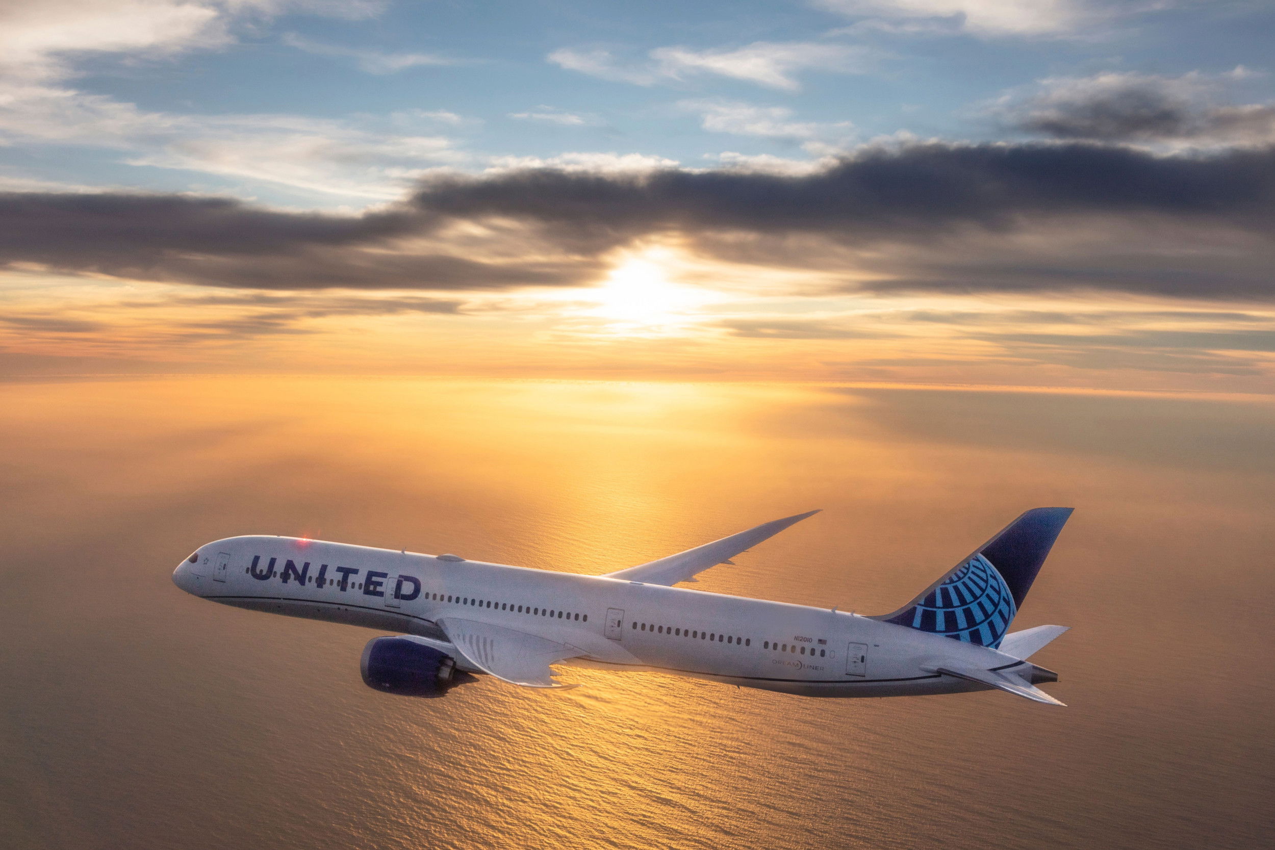 United Airlines refuerza su red europea