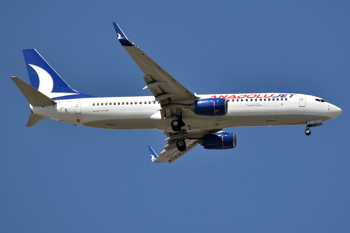 Vuelo de Israel a Turquía abortado al recibir los pasajeros imágenes del avión accidentado