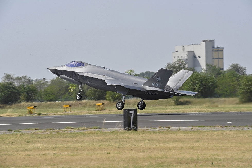 First Italian F-35A lands at Ghedi Air Base