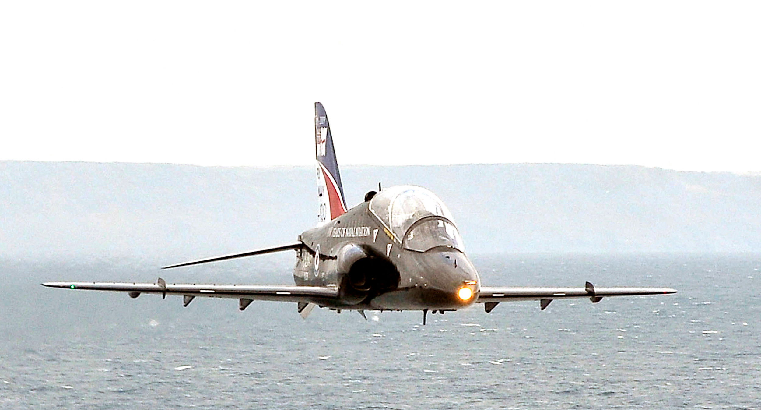 UK MOD releases report into last year’s Royal Navy Hawk T1A crash