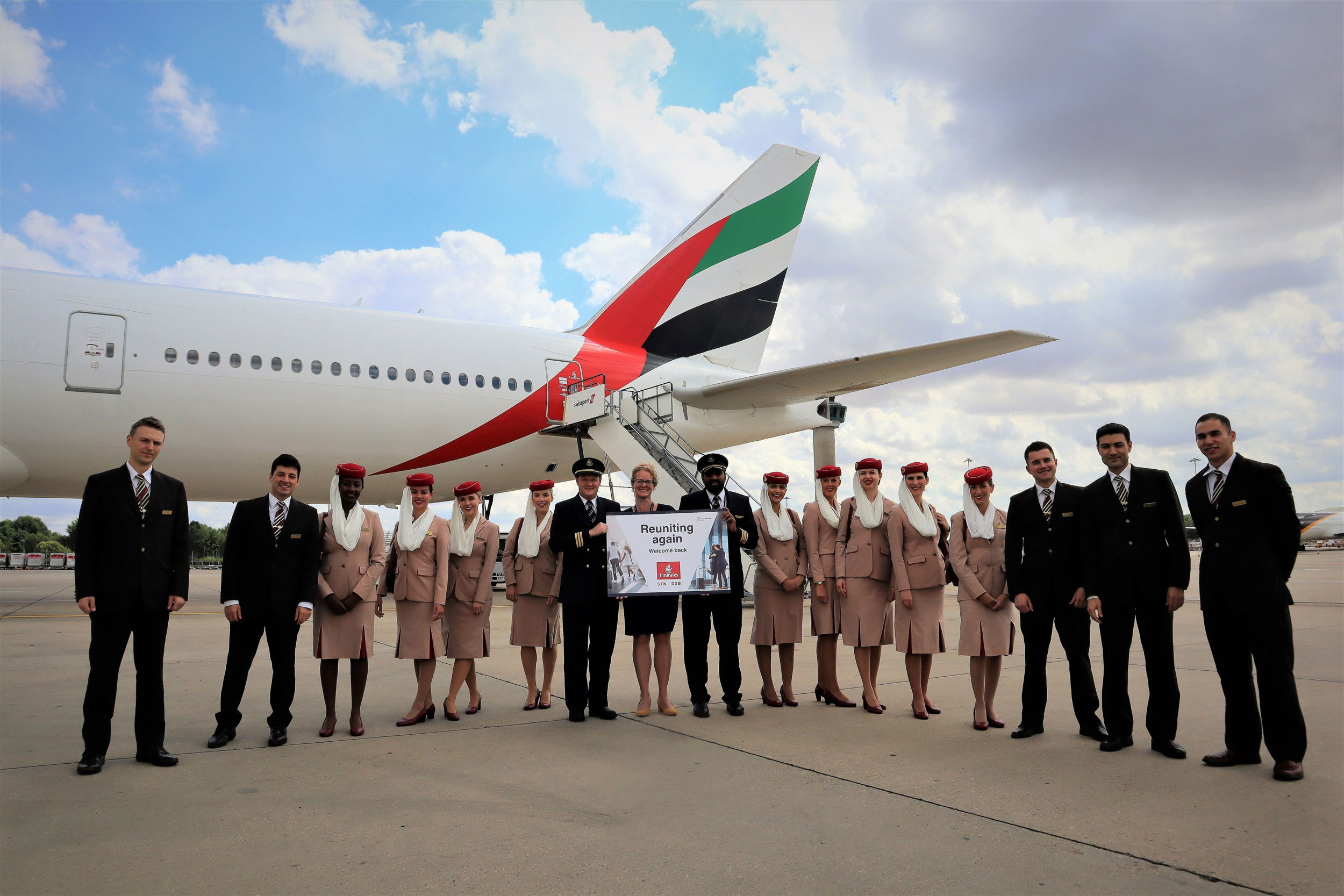 Emirates reanuda sus vuelos al TERCER aeropuerto de Londres