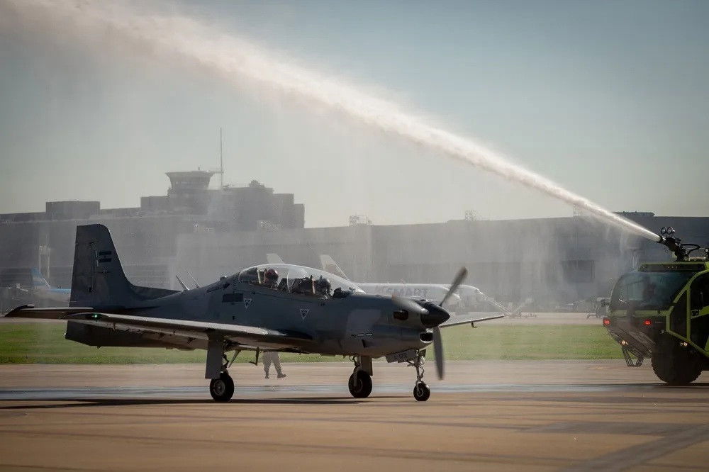Argentina recibe el primer Tucano EMB-312 modernizado