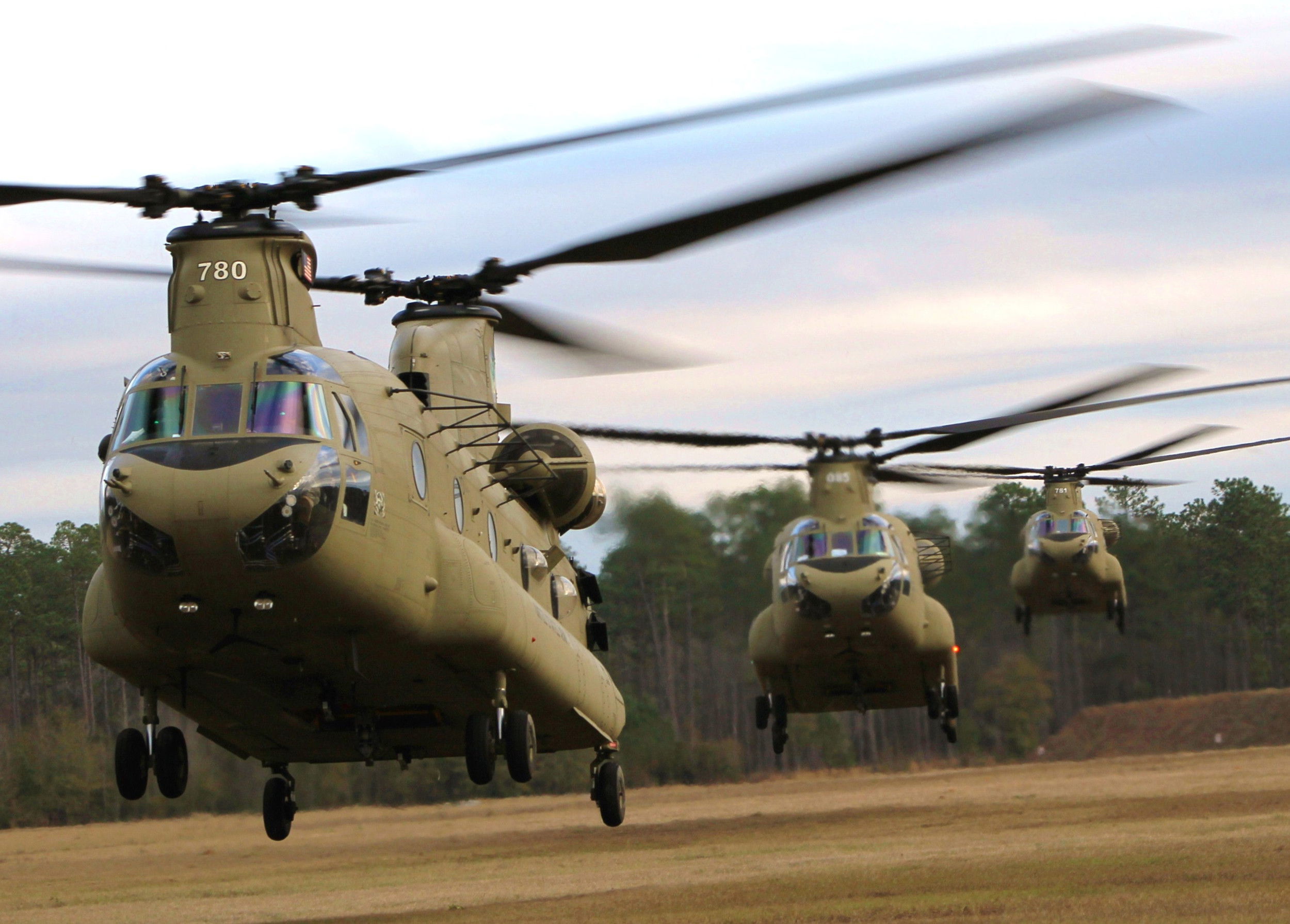 El Ejército de EE.UU. deja en tierra a toda la flota de Chinook por problemas de motor
