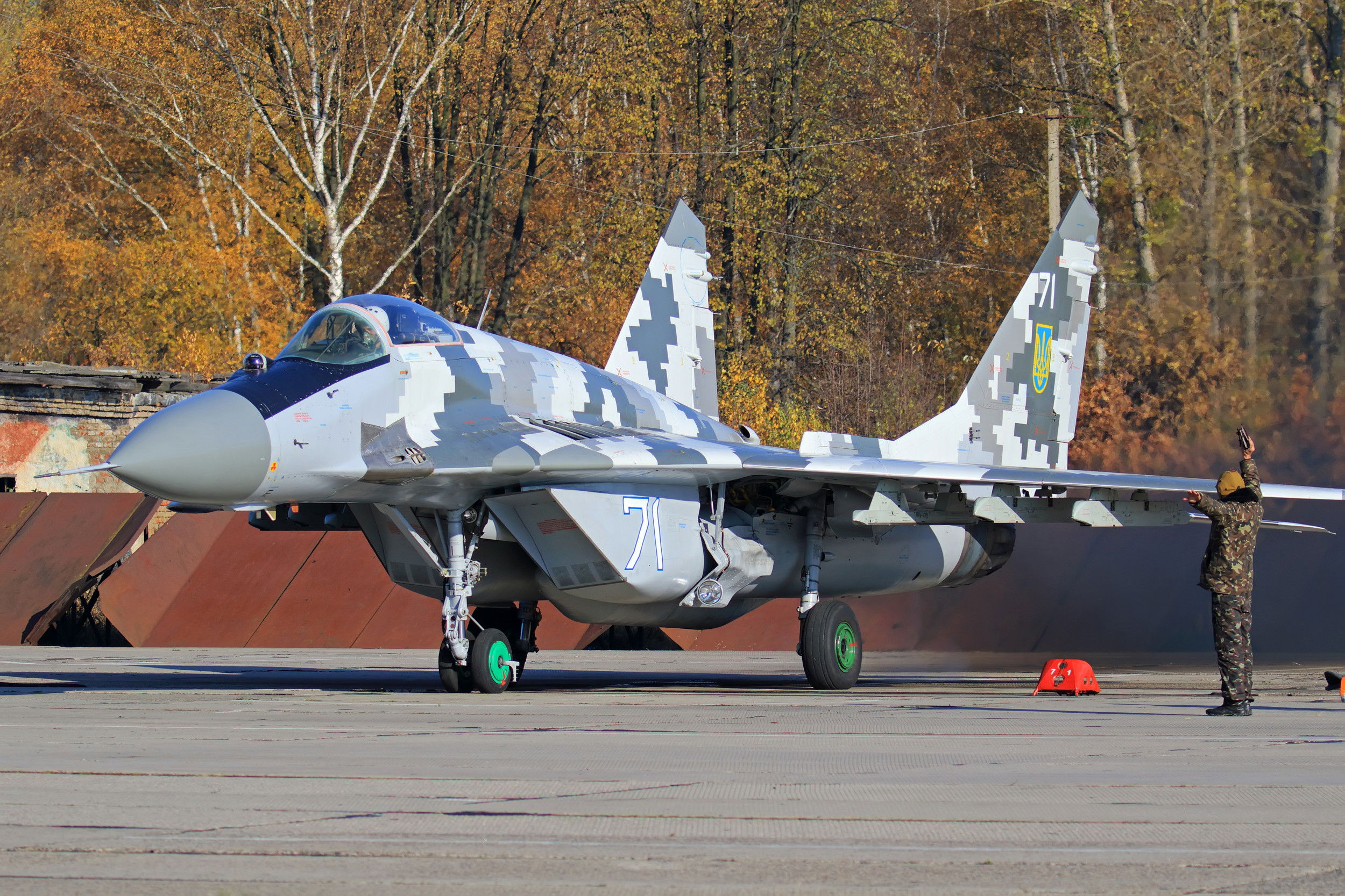Un vídeo muestra a los MiG-29 ucranianos disparando AGM-88 HARM en combate
