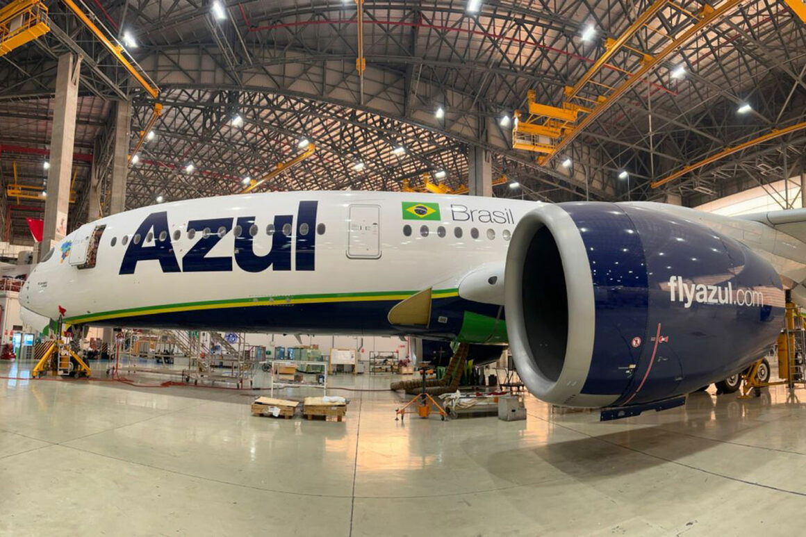 Airbus A350 arrives with Azul