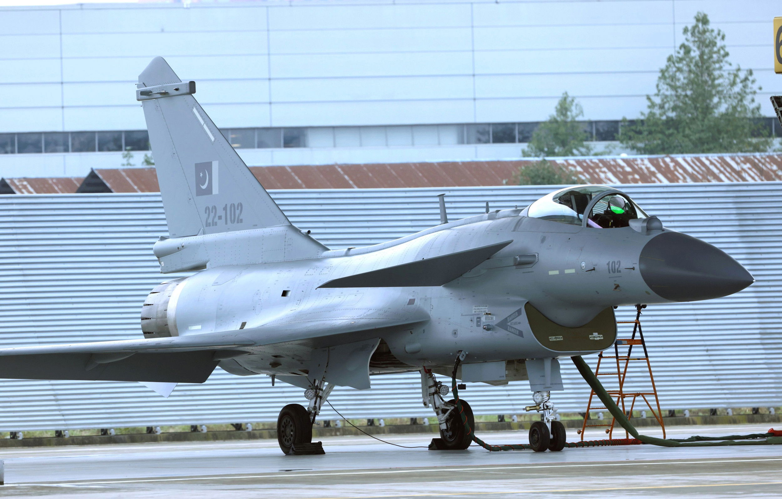 El segundo lote de cazas Chengdu J-10CE llega a Pakistán