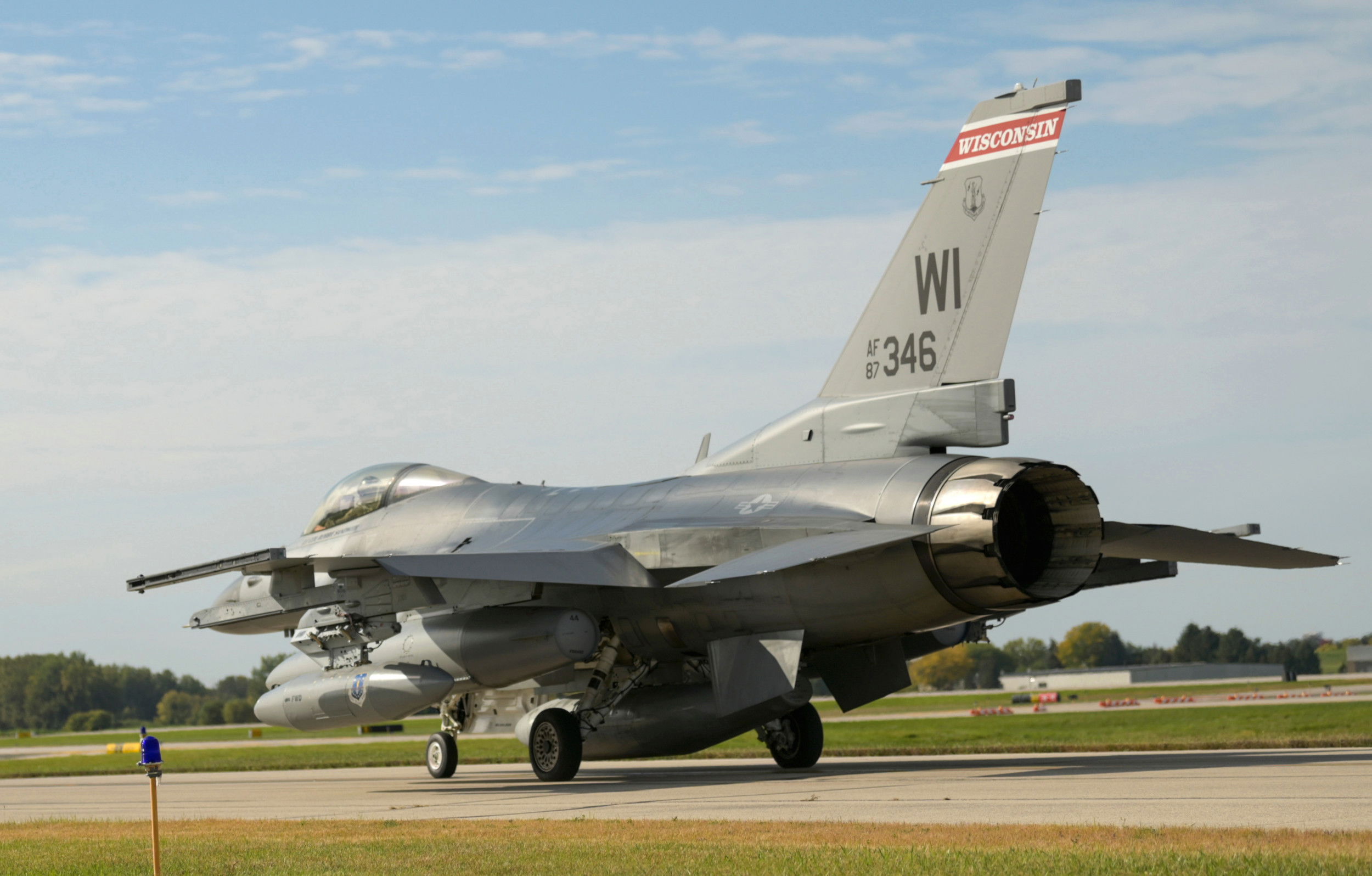 Wisconsin ANG's final 'Badgers' F-16C departs Dane County