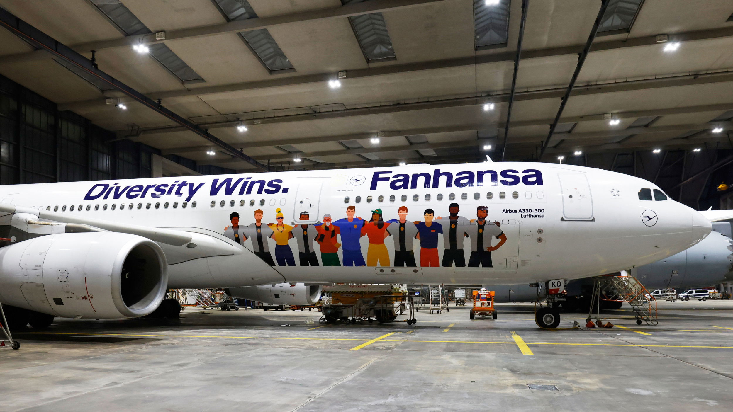 Lufthansa presenta la última decoración especial "Fanhansa".