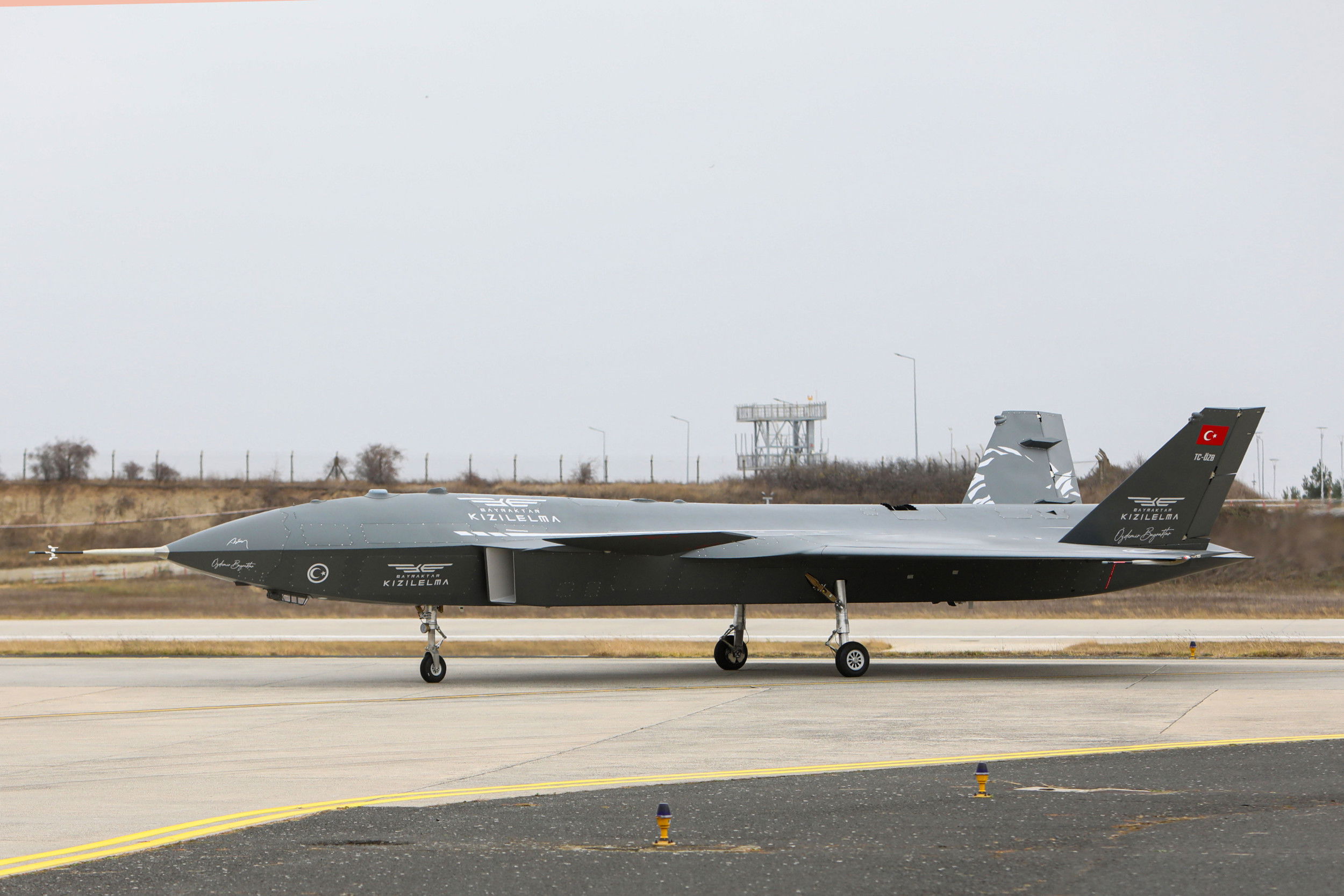 Turkey’s new 'unmanned fighter' steps closer to first flight after ground test success