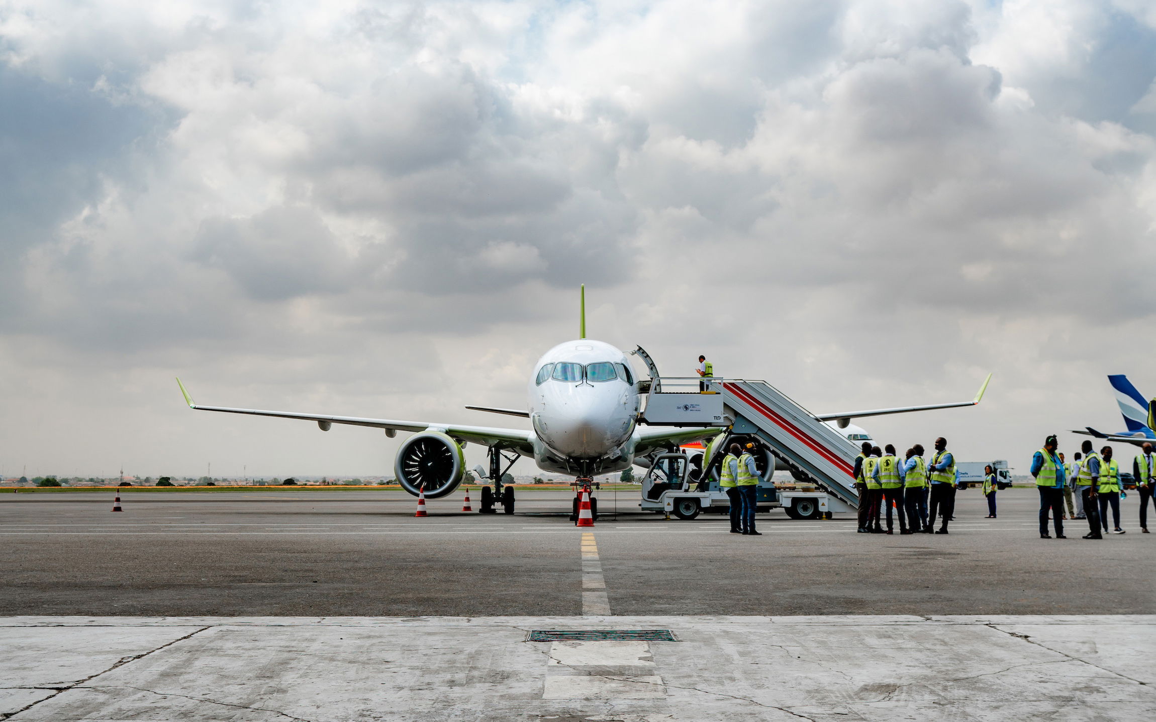 Por qué un A220 de AirBaltic de una semana de antigüedad voló a África