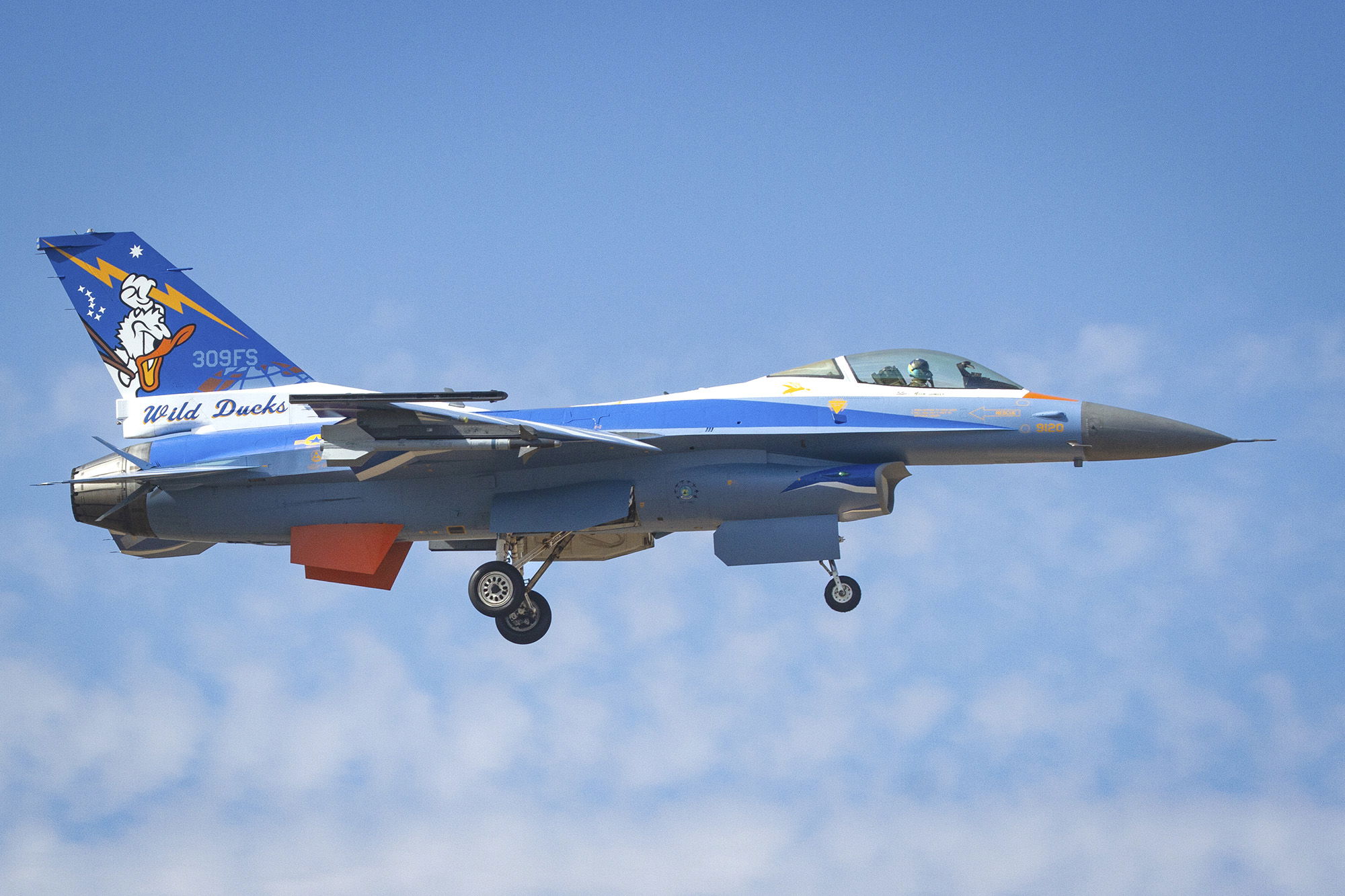 New F-16C colour-bird for USAF’s ‘Wild Ducks’