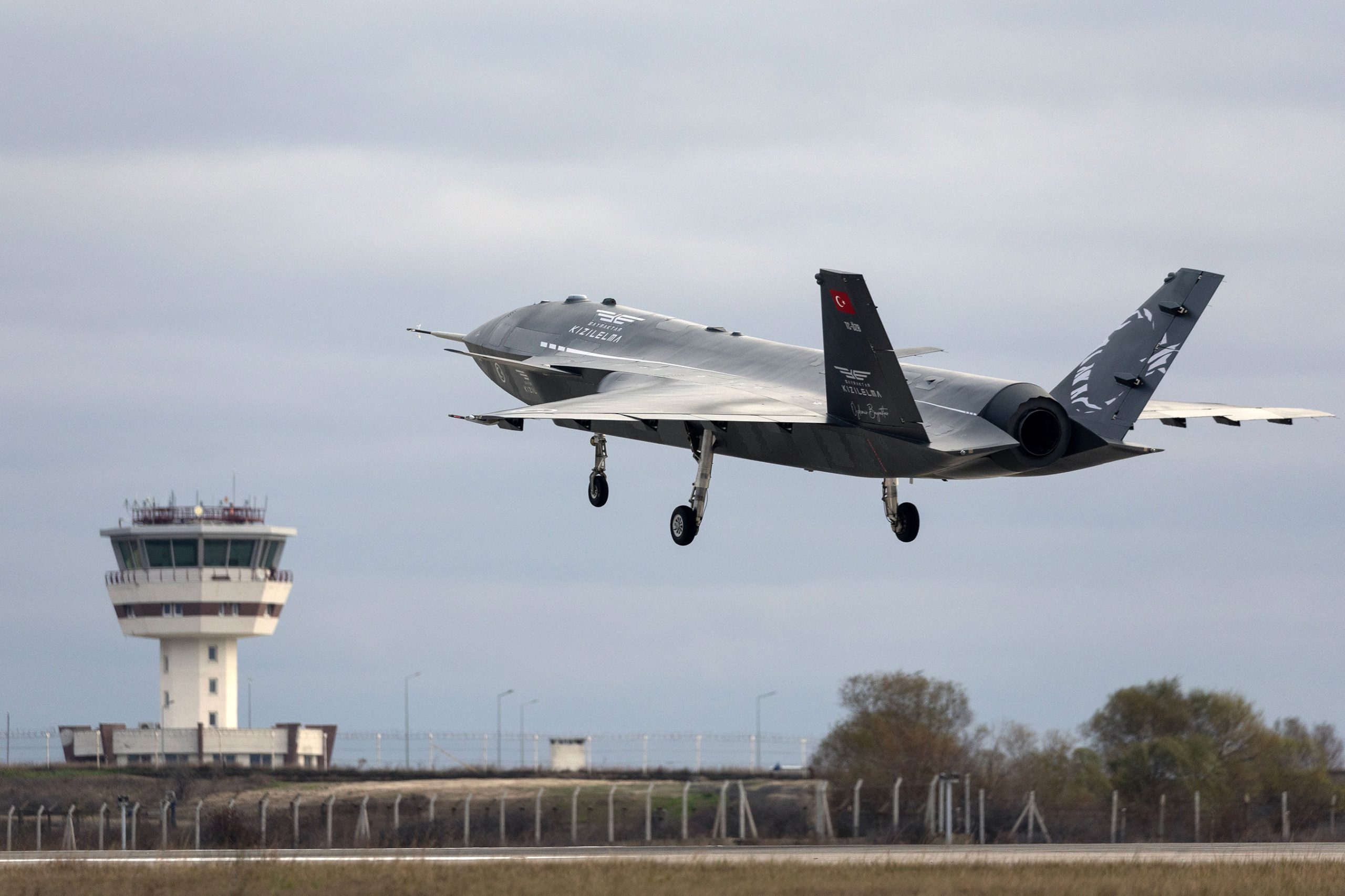 Baykar’s Kizilelma ‘unmanned fighter’ completes first flight in Turkey