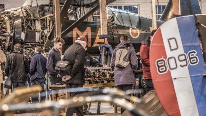 Visite el taller de ingeniería de Shuttleworth el mes que viene