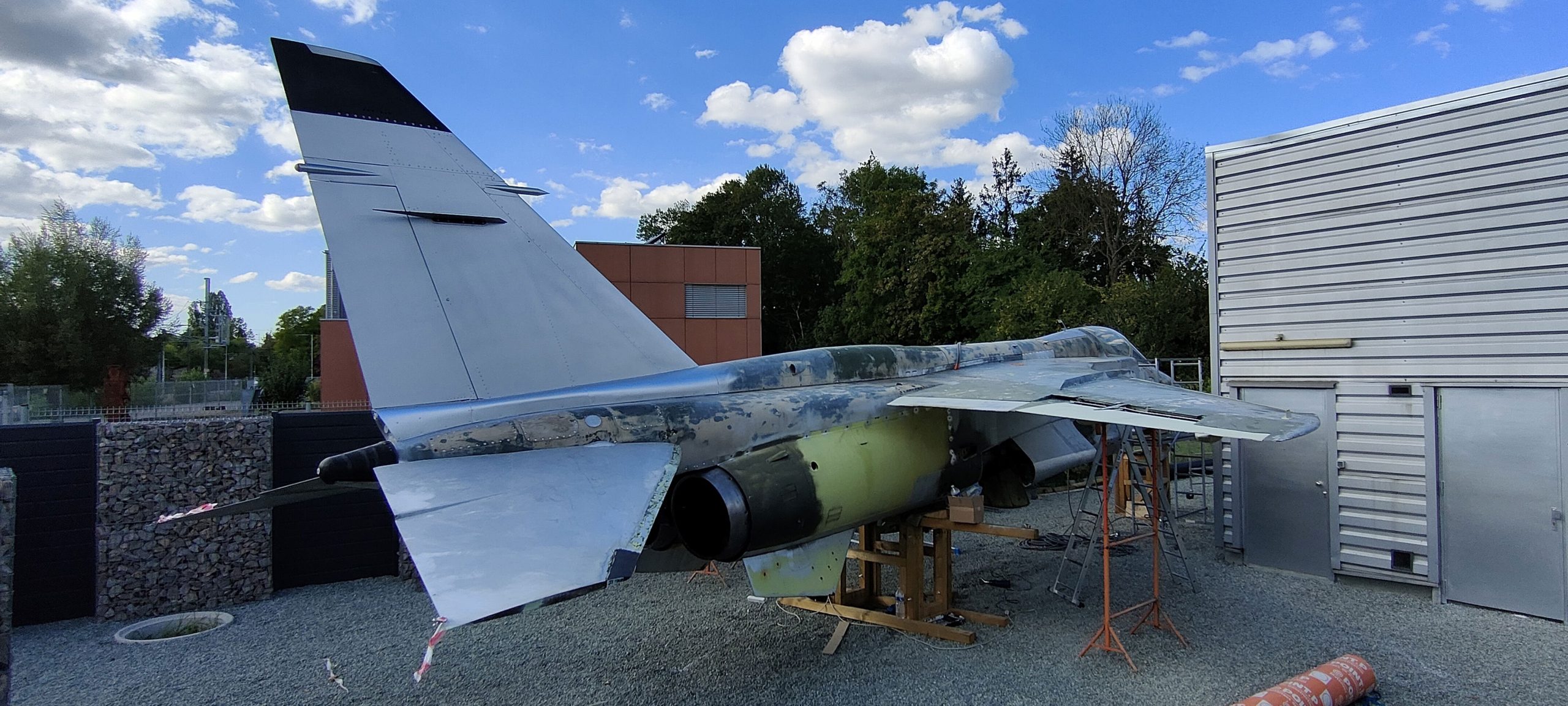 Un Jaguar retirado se transforma en obra de arte