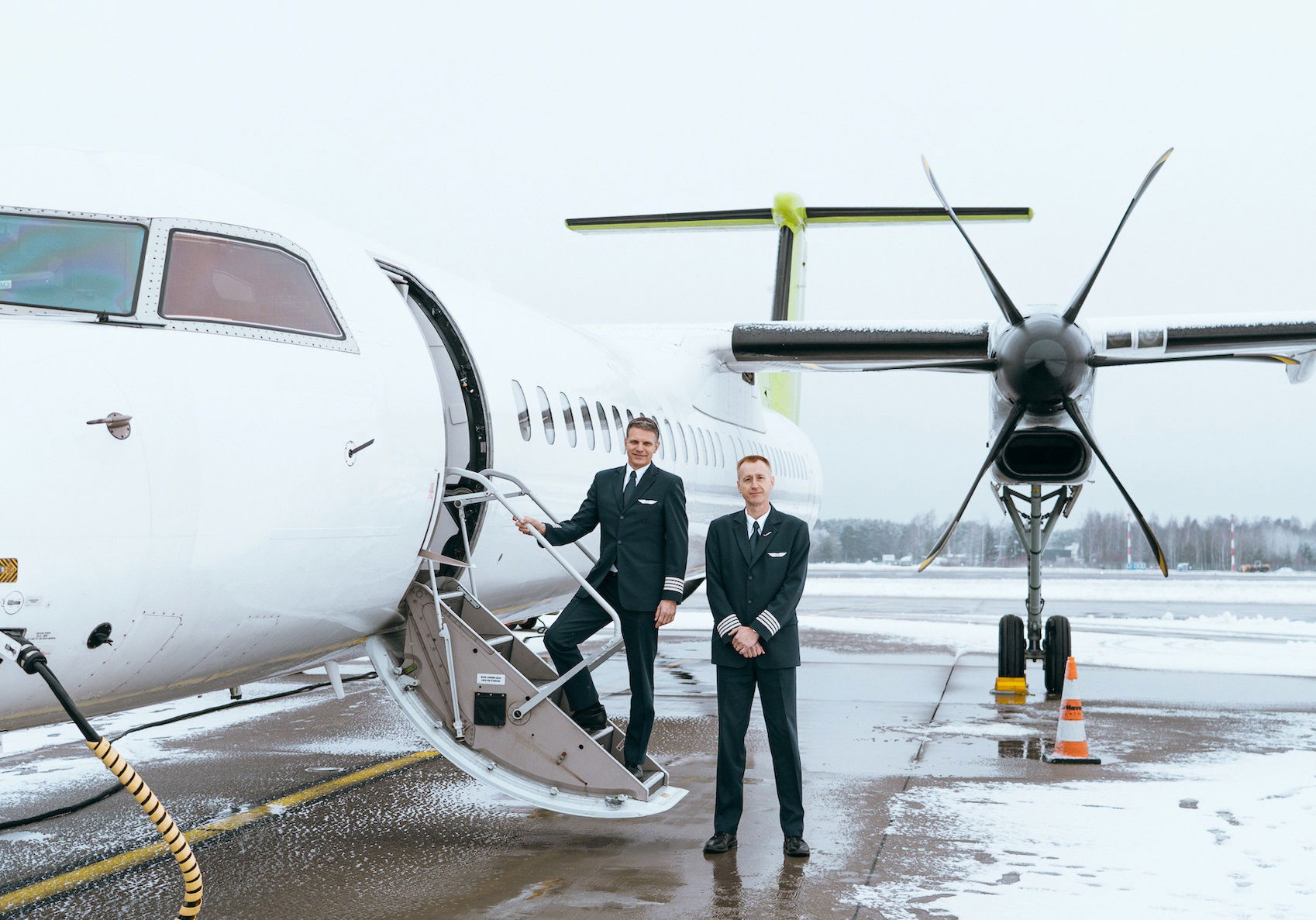 Los reactores sustituyen a los turbohélices tras la jubilación del doble Dash 8