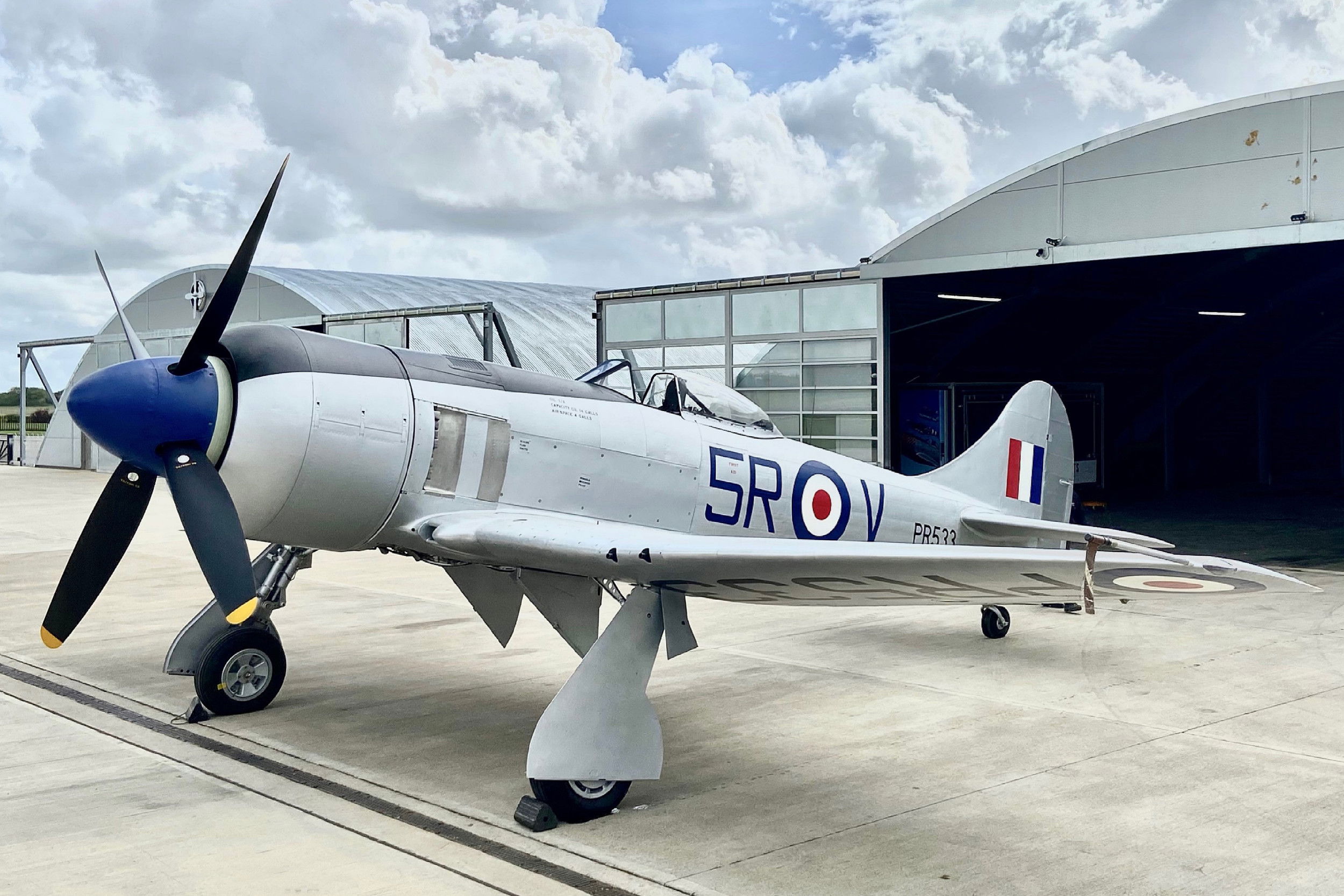 El Hawker Tempest se acerca al vuelo