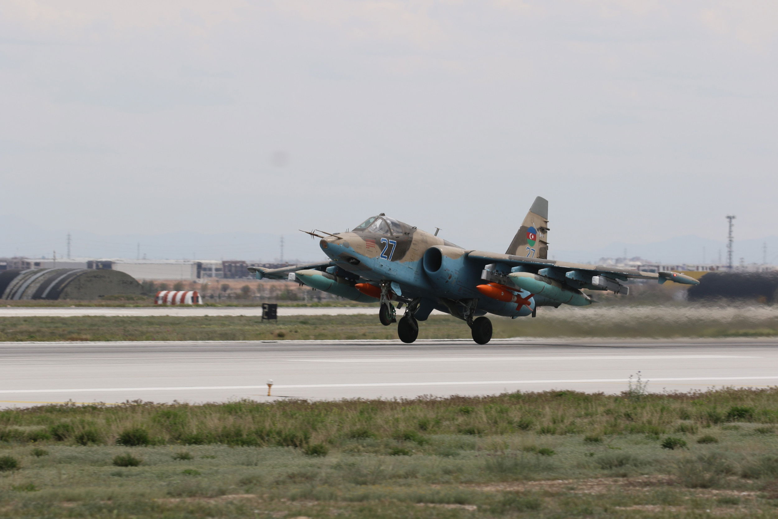 Azerbaijani Frogfoot tests Aselsan KGK-83 bomb in Turkey