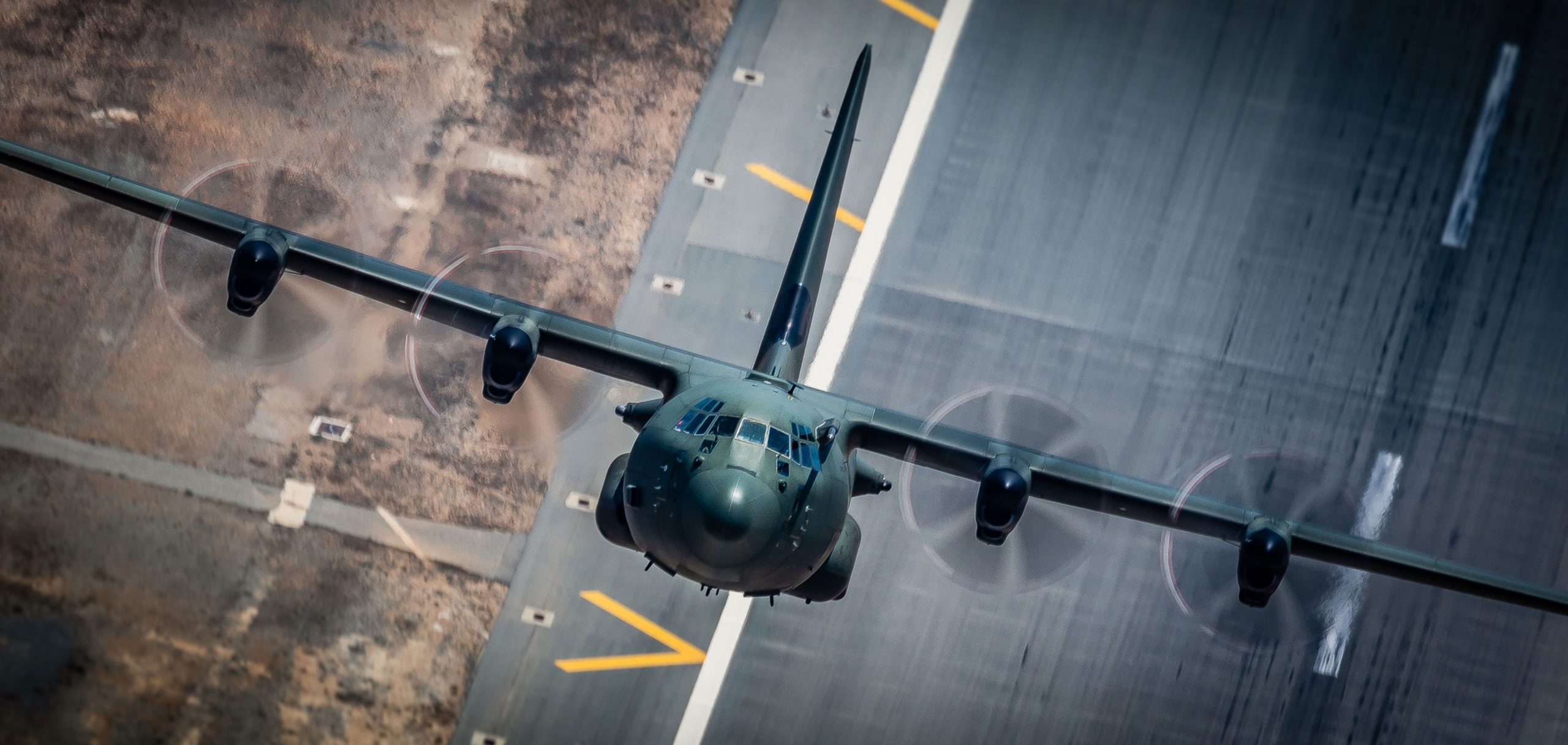 Una increíble imagen de un C-130J entre los ganadores del concurso fotográfico de la RAF de 2021