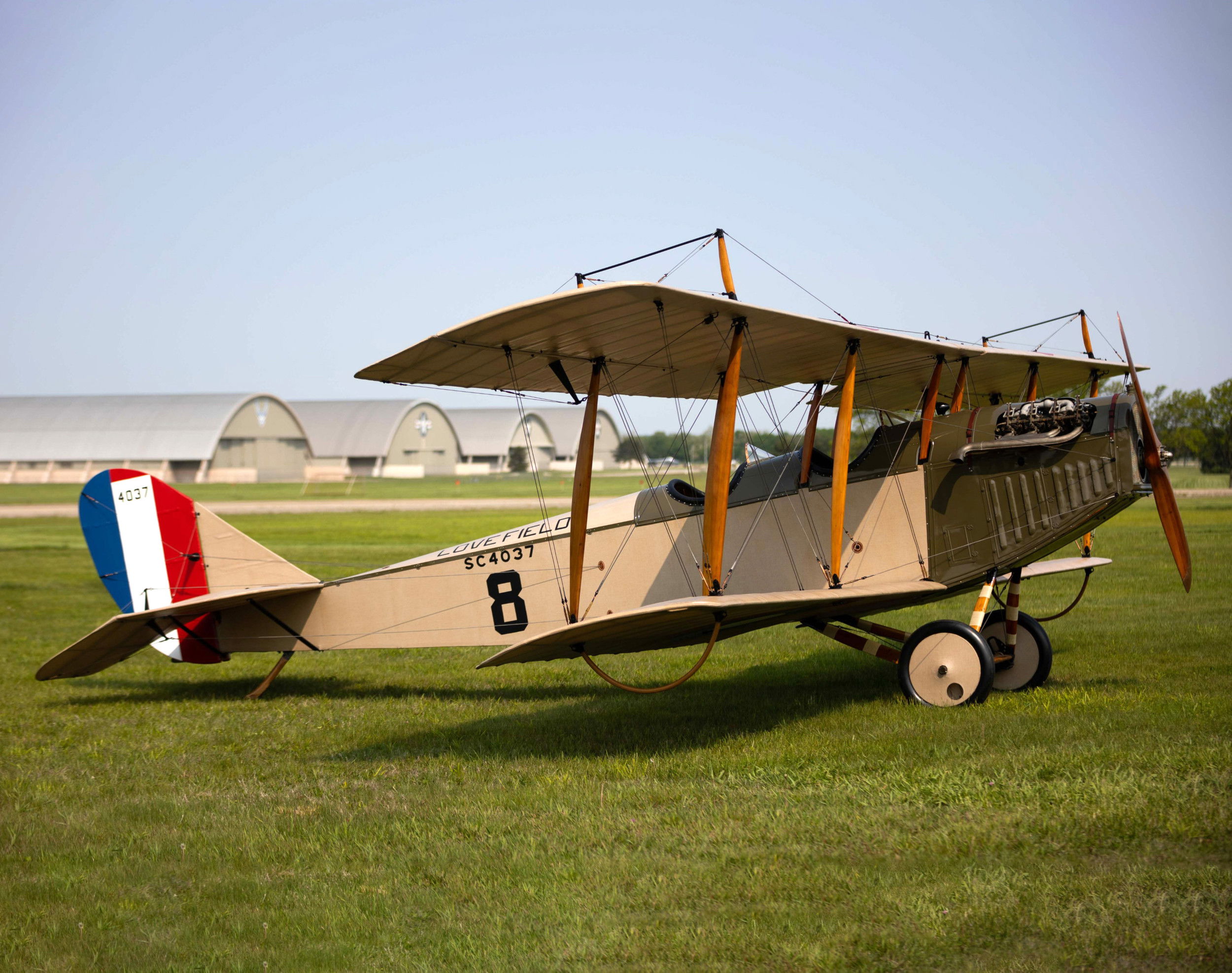 Finaliza la restauración del "Jenny" en el museo de la USAF