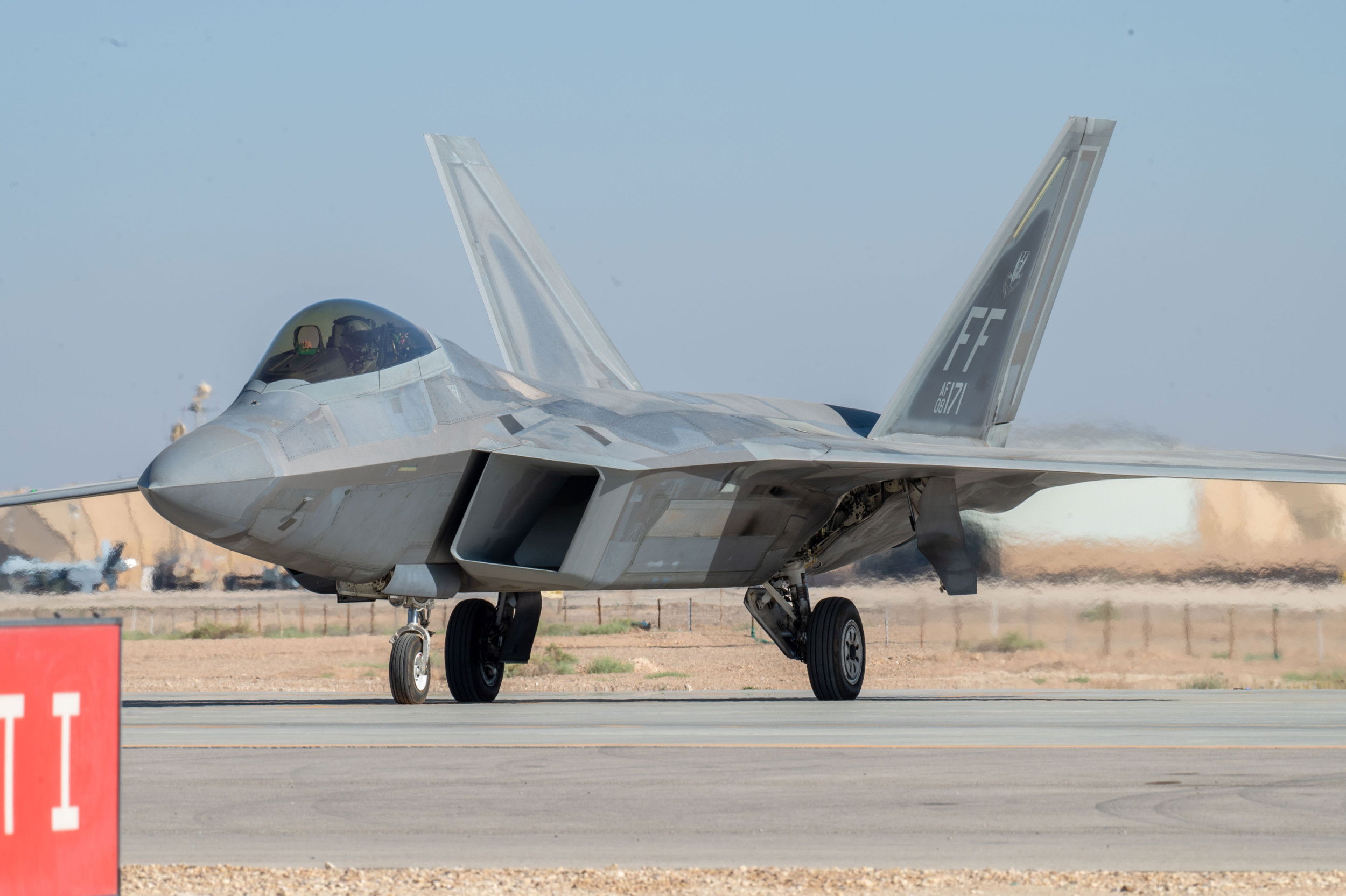 USAF F-22s deploy to Middle East amid rising Russian tensions