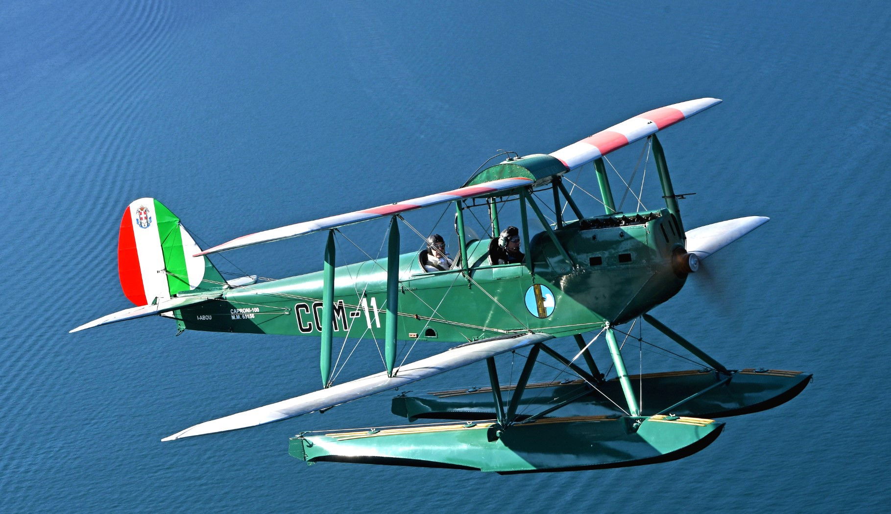 El hidroavión Caproni, en condiciones de volar, camino de un nuevo propietario