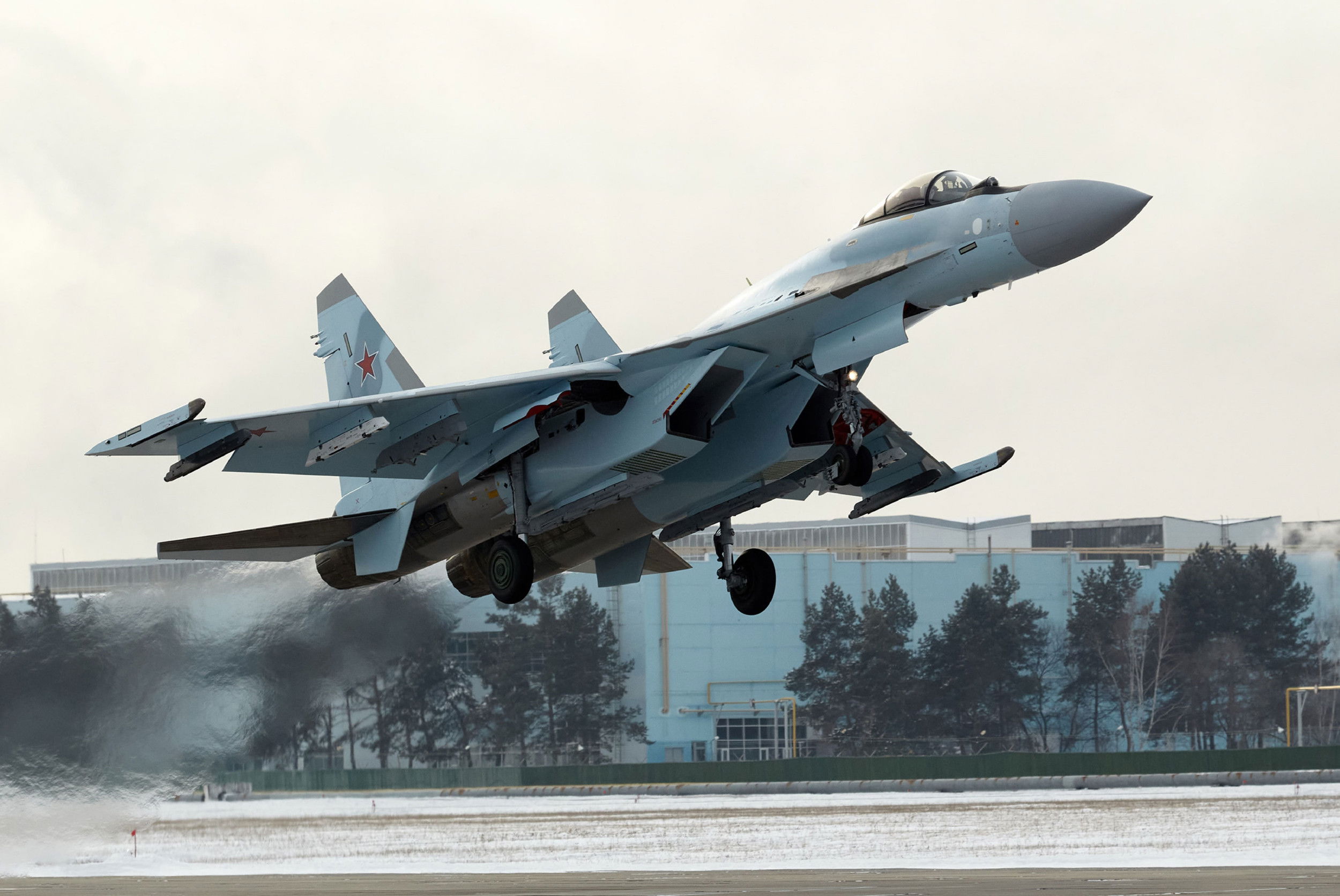 Russia welcomes new Su-35S batch as fighter production ramps up