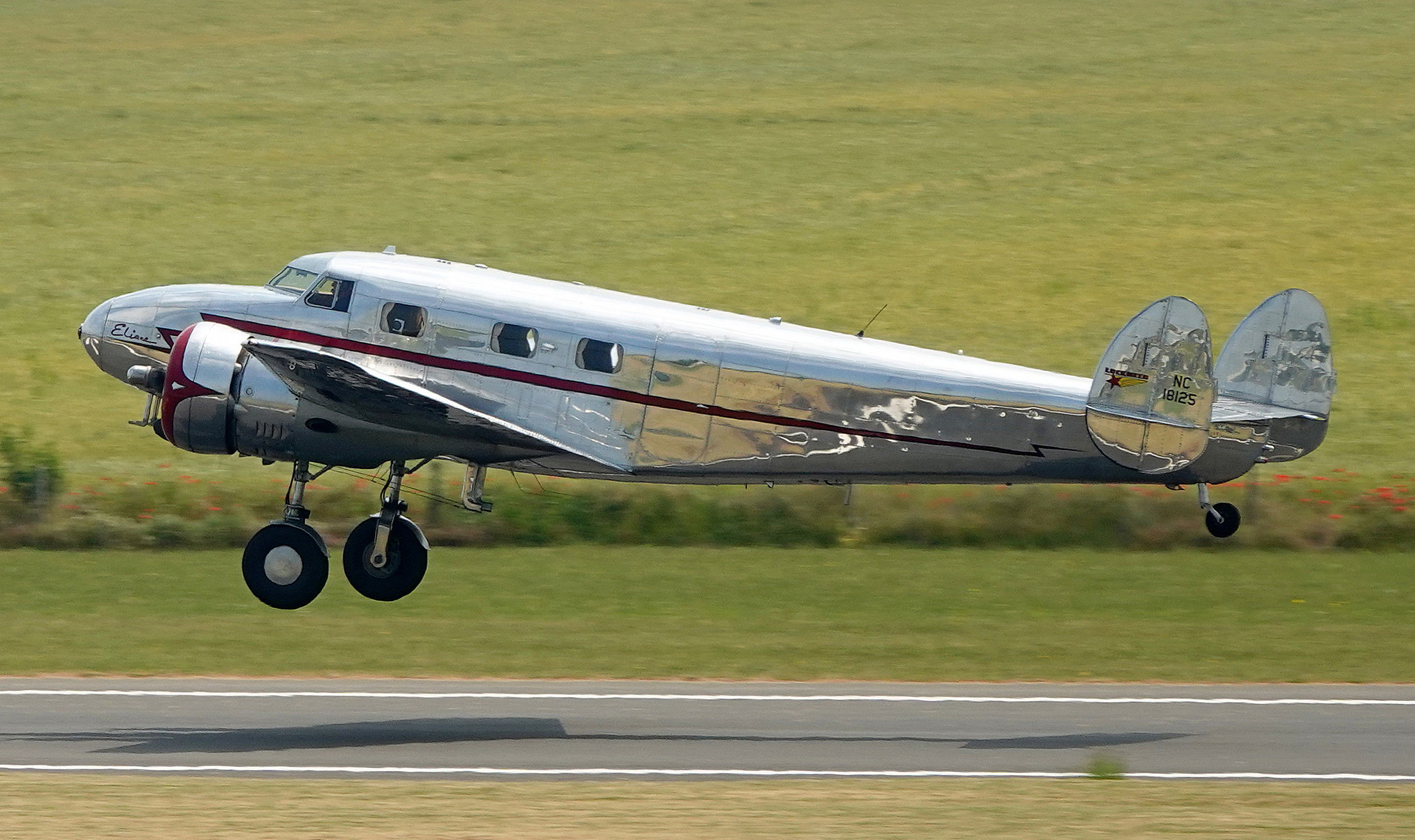 Europa recibe el quinto Lockheed 12