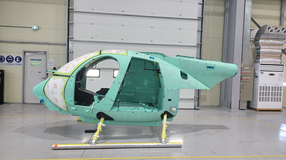Korean Air entrega a Boeing el primer fuselaje del AH-6 Little Bird