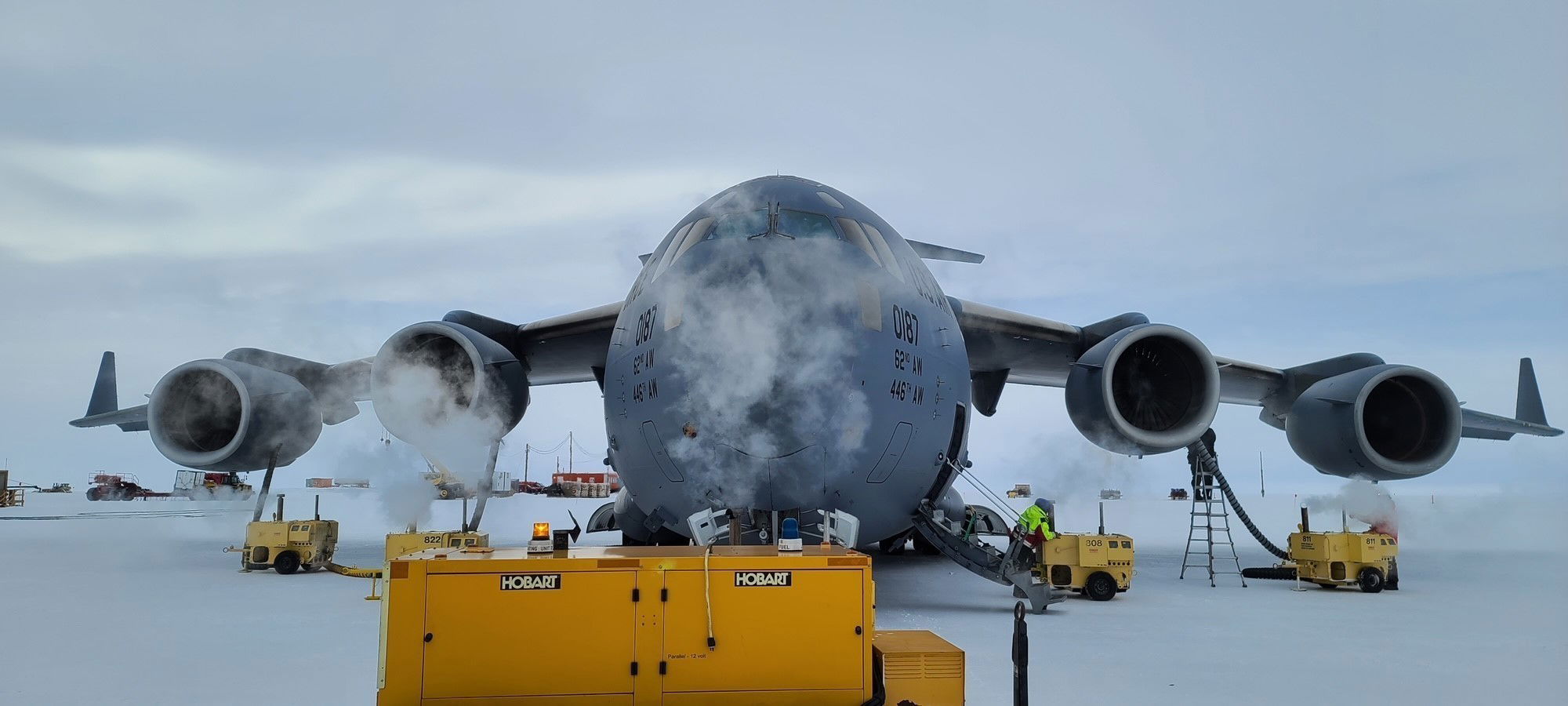 USAF C-17A kicks off latest season of Op Deep Freeze