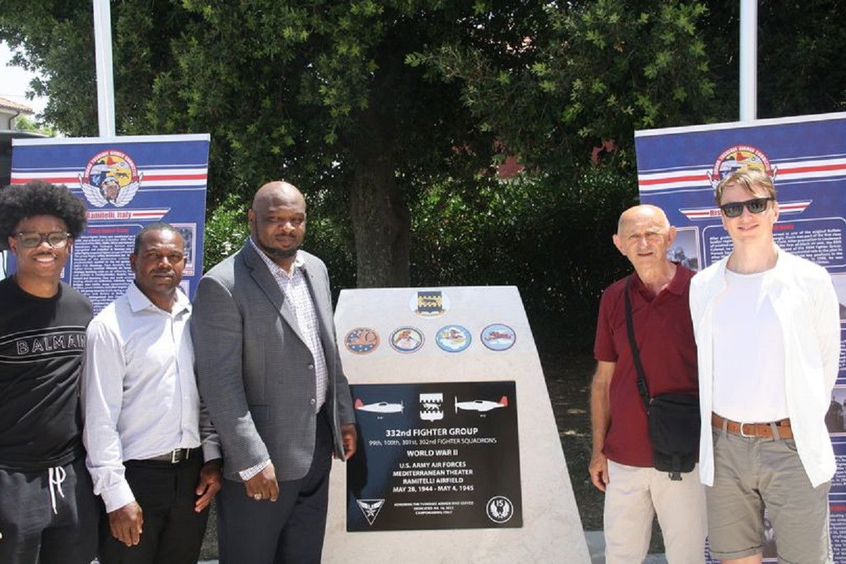 Los aviadores de Tuskegee, recordados en Italia