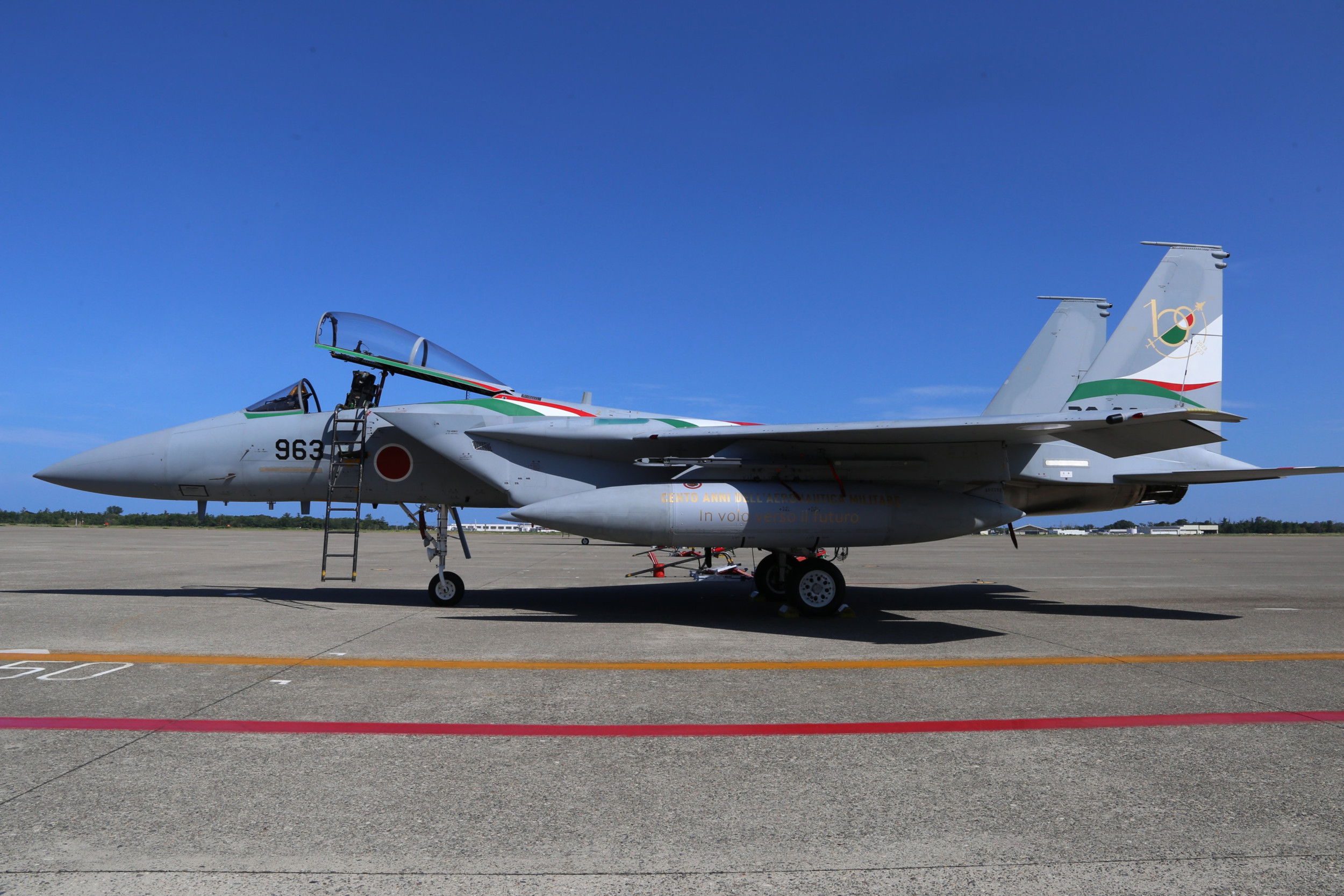 El F-15J japonés conmemora los 100 años de la Fuerza Aérea italiana