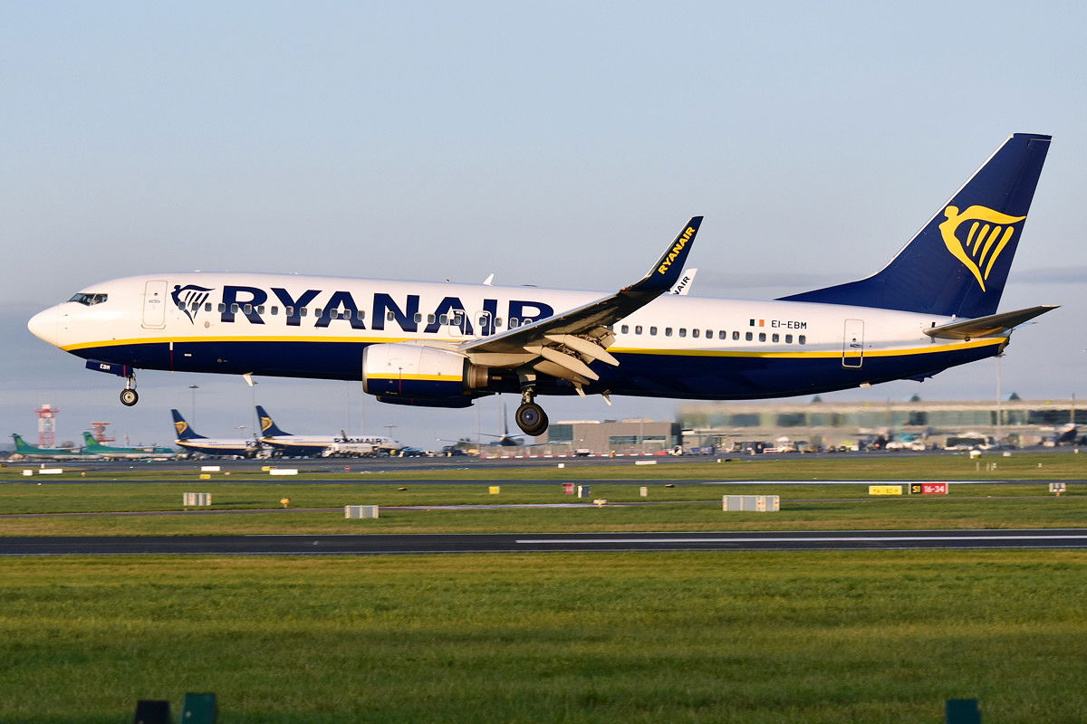 French and RAF fighter jets scrambled to intercept Ryanair flight
