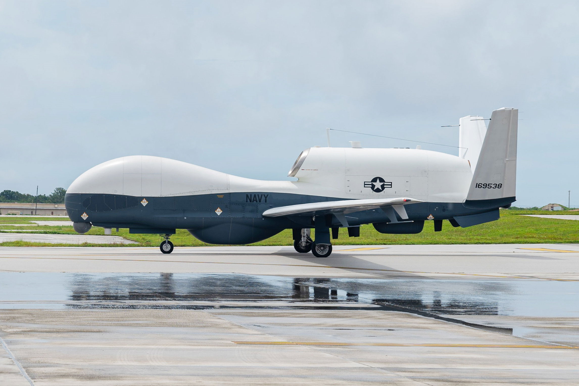 La flota de aviones no tripulados MQ-4C Triton de la US Navy alcanza el IOC