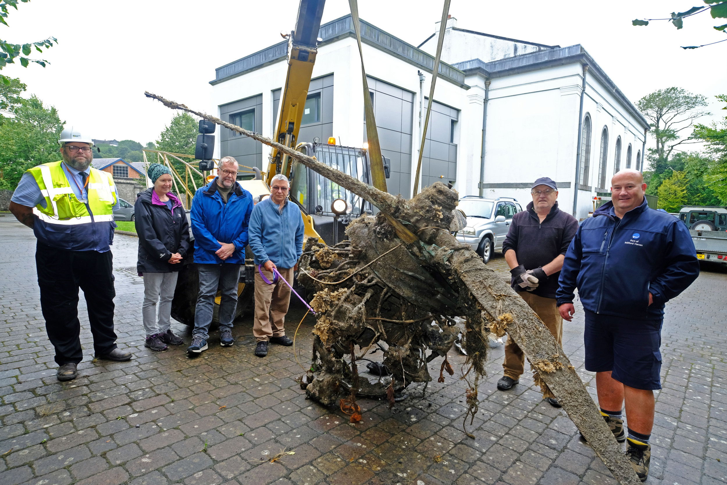 Motor Catalina recuperado en Milford Haven