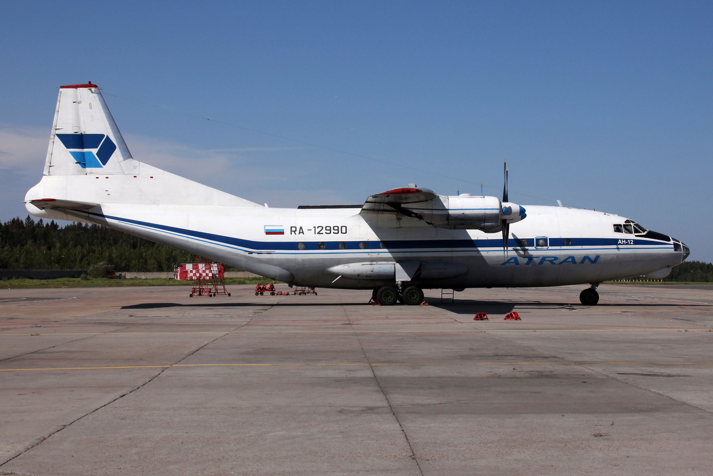 Russian carrier reintroduces Antonov An-12