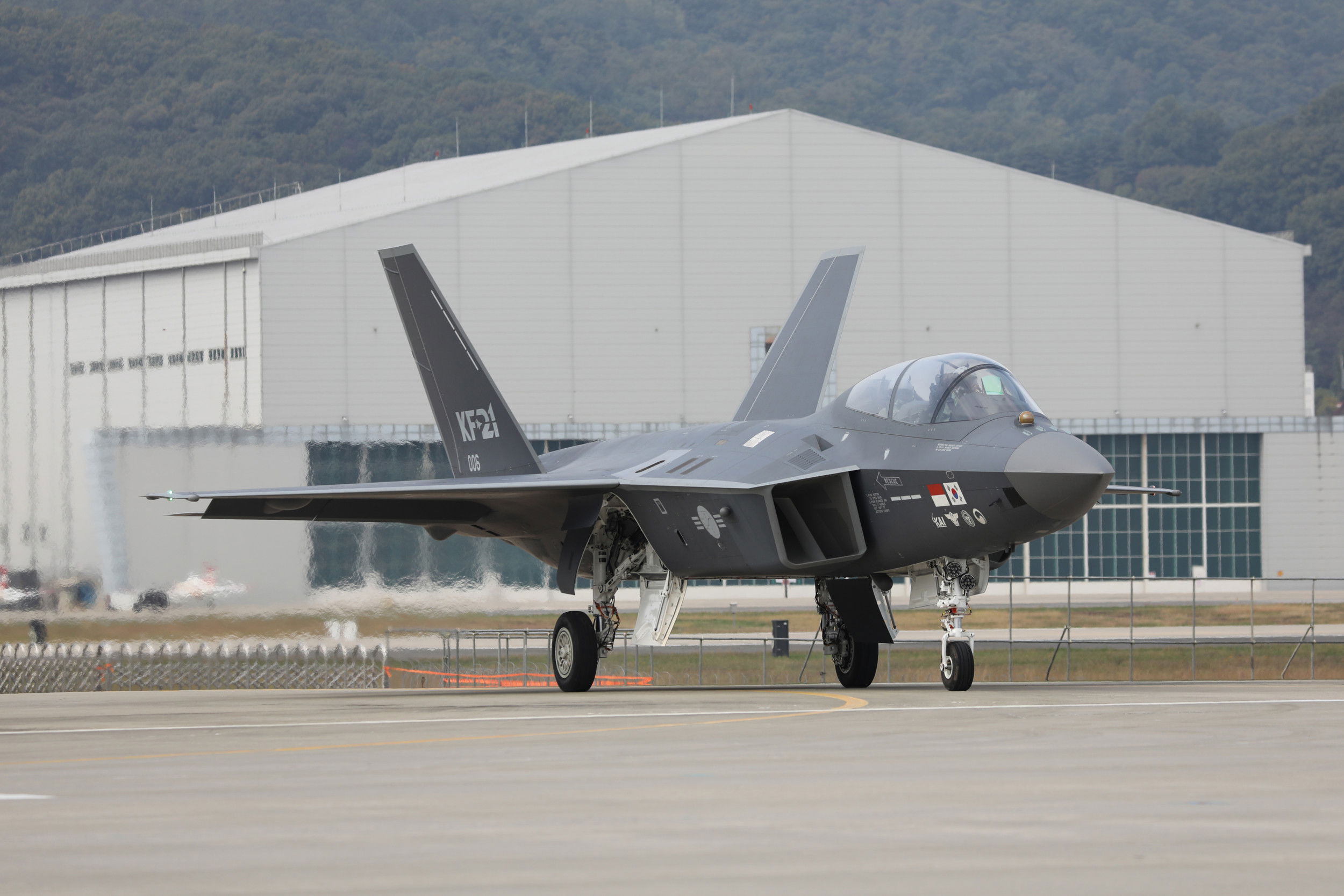 ADEX 2023: El KF-21 Boramae de KAI debuta en público en Corea del Sur