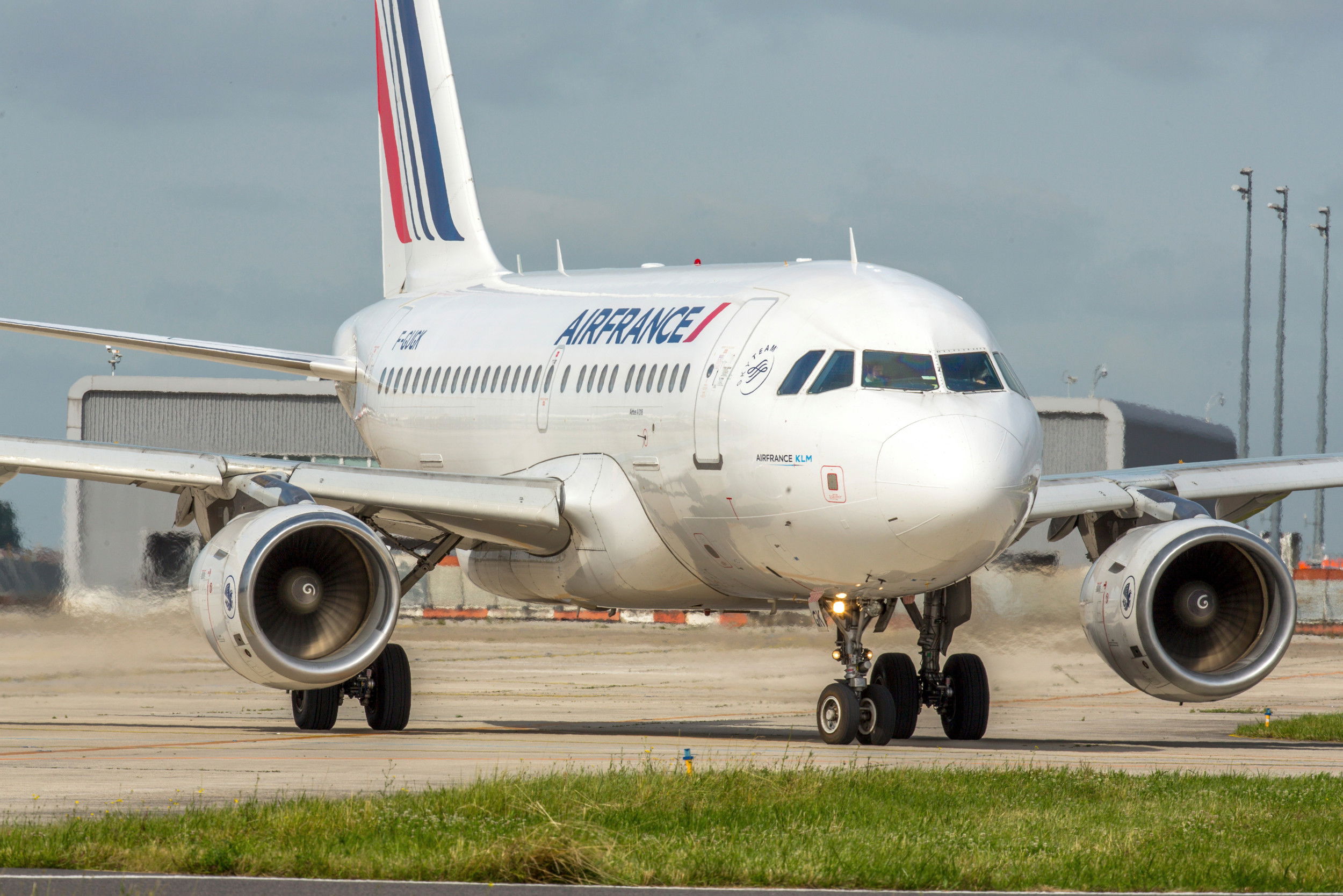 ¿Por qué Air France abandona el aeropuerto de París Orly?