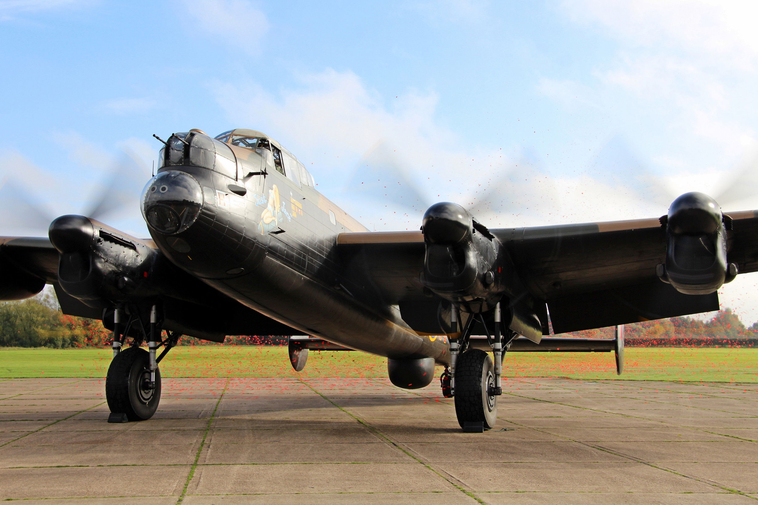 Just Jane" de Lancaster lanza amapolas conmemorativas