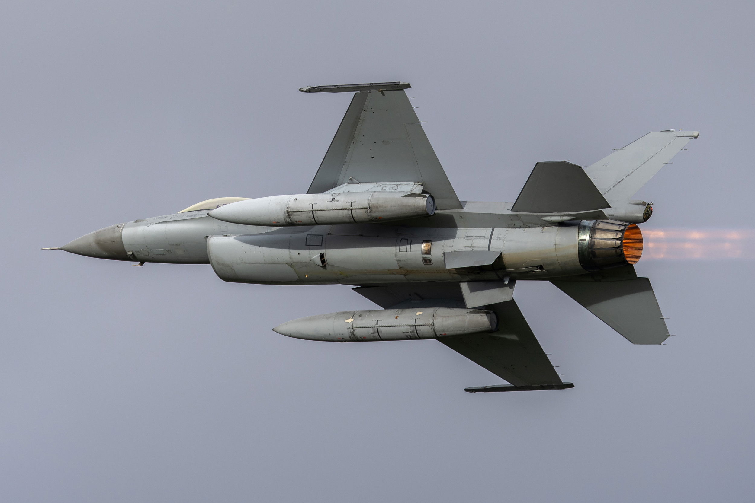 Llegan a Rumanía los primeros "Vipers" holandeses para la formación de pilotos de F-16 ucranianos