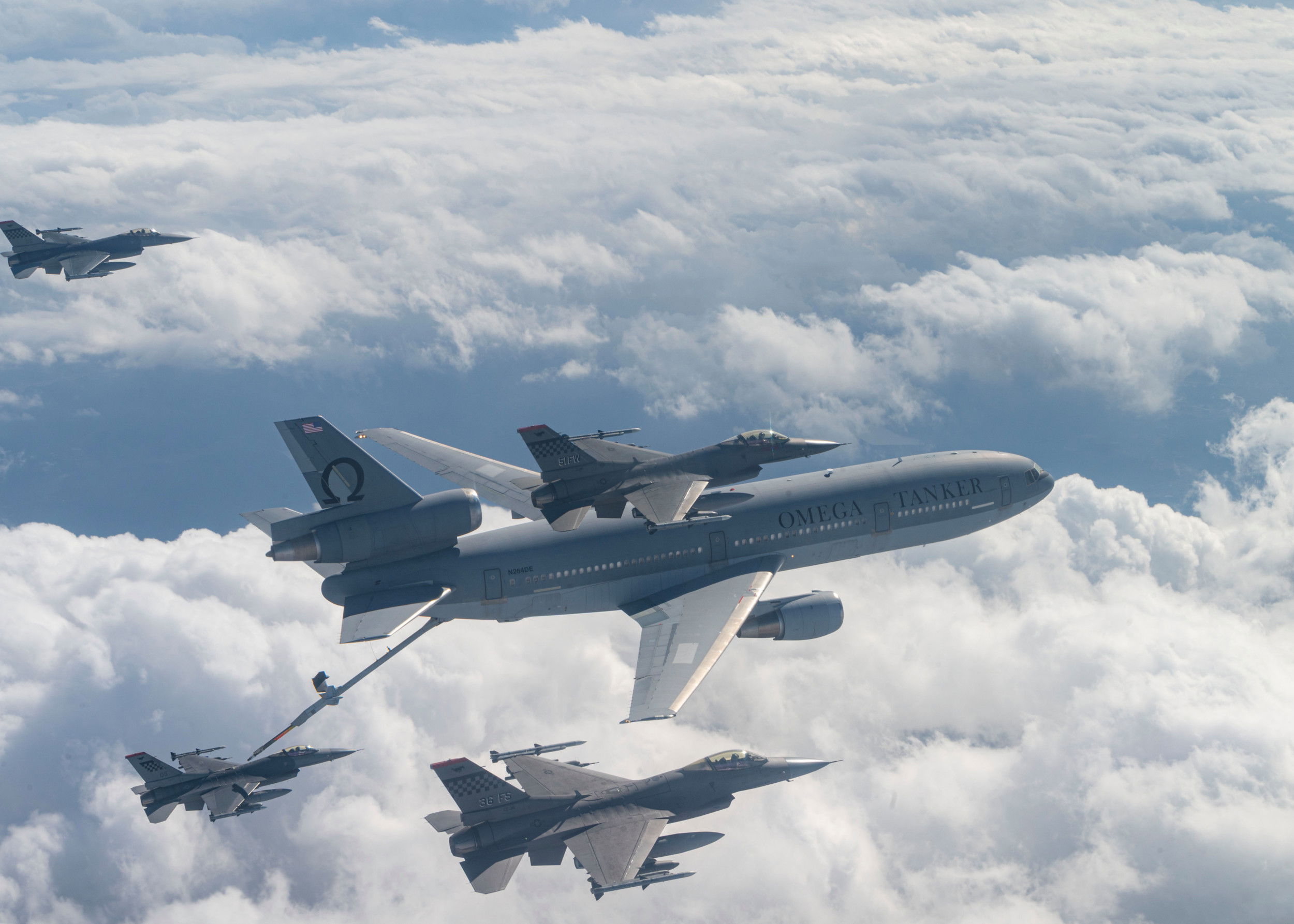 Omega KDC-10 tanker refuels deployed USAF F-16Cs in new first