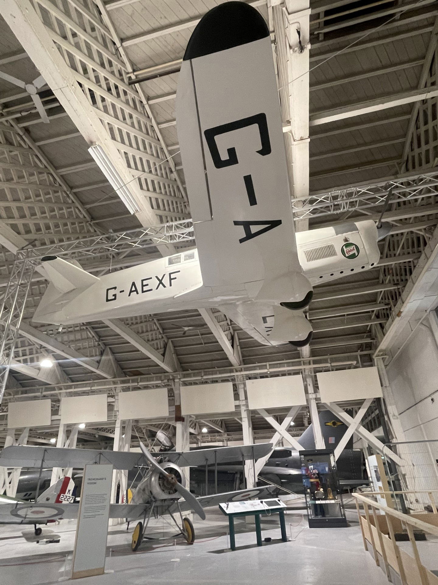 La réplica de Mew Gull vuelve a Hendon con la inauguración de una nueva exposición en el Museo de la RAF