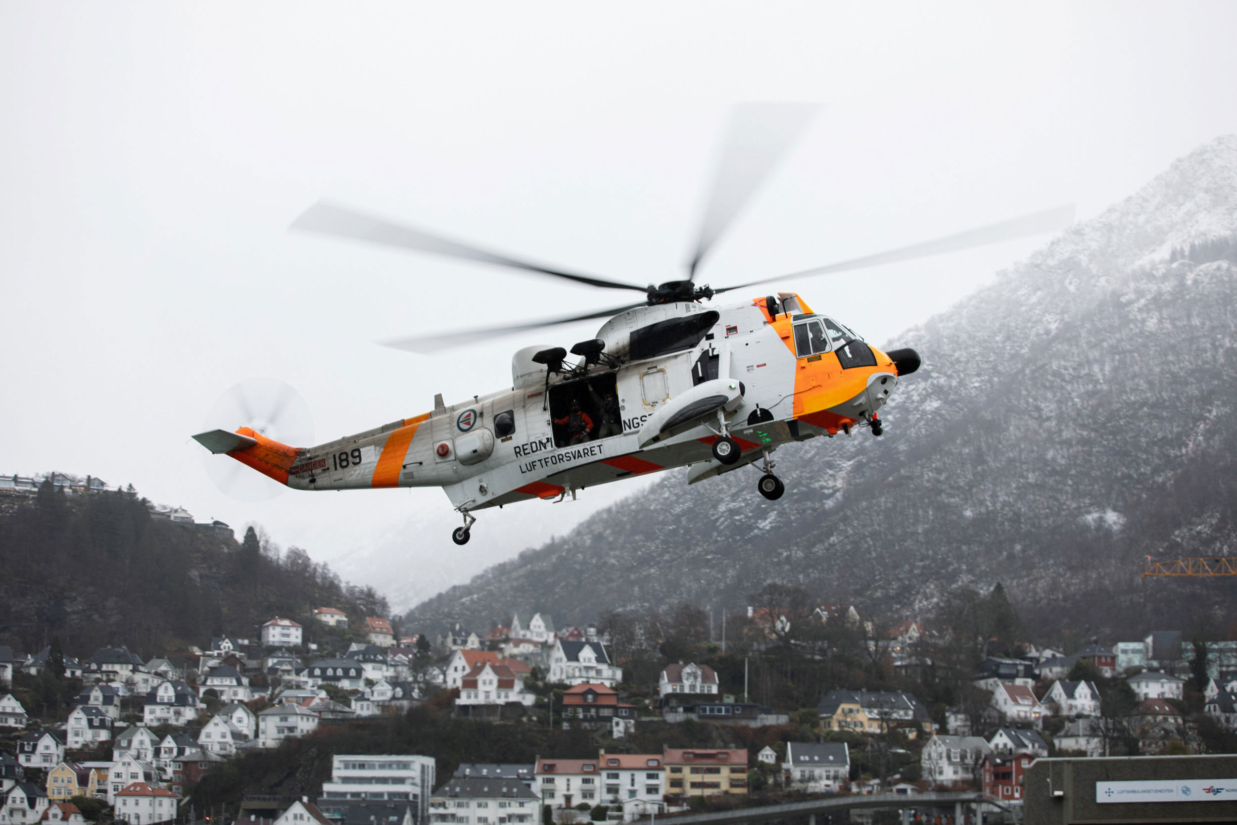 Norway bids farewell to abdicating Sea Kings